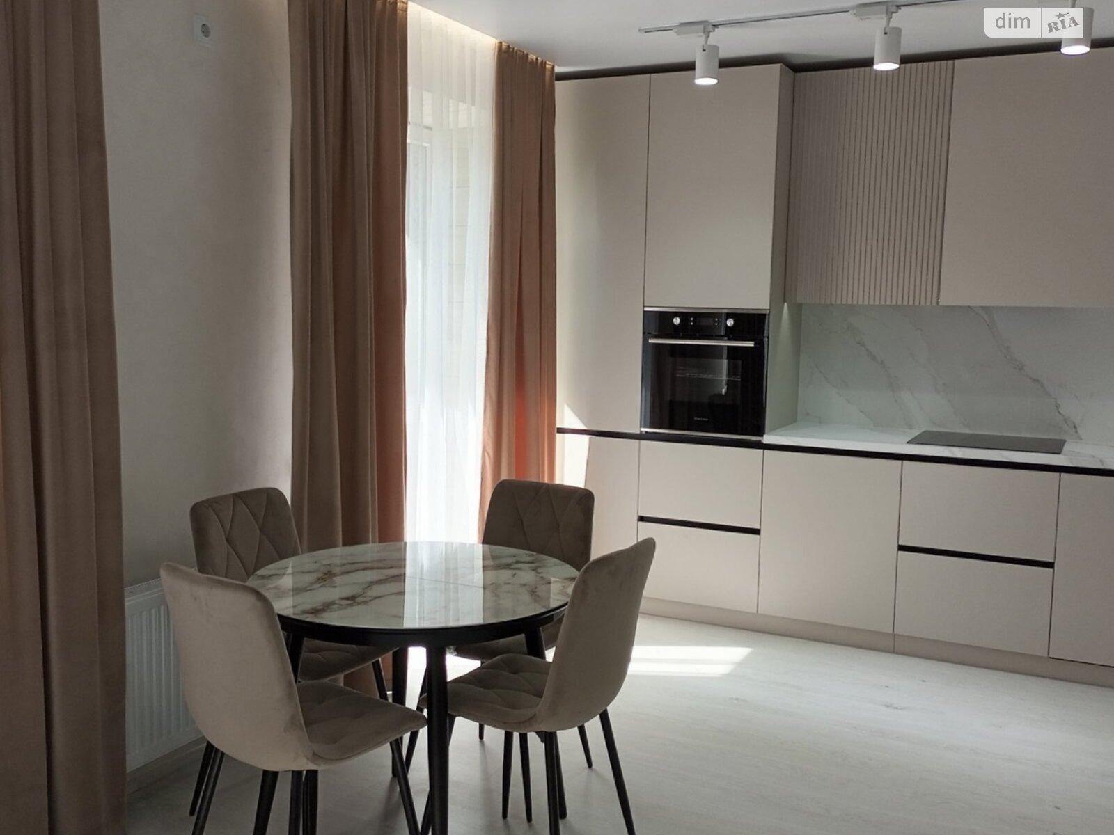 Продажа однокомнатной квартиры в Ровно, на ул. Соборная 285Д, район Авторынок фото 1 Продажа однокомнатной квартиры в Ровно, на ул. Соборная 285Д, район Авторынок фото 1