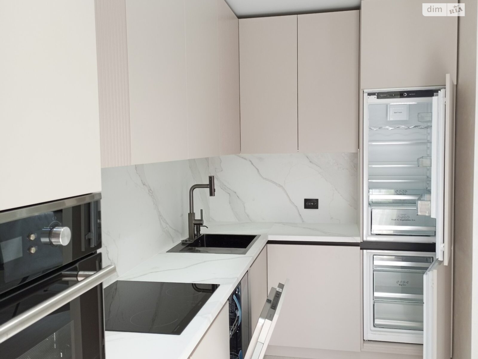 Продажа однокомнатной квартиры в Ровно, на ул. Соборная 285Д, район Авторынок фото 1 Продажа однокомнатной квартиры в Ровно, на ул. Соборная 285Д, район Авторынок фото 1
