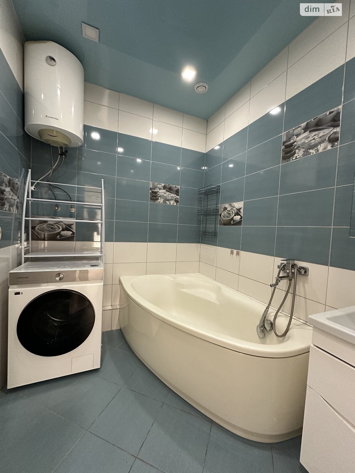 Продажа двухкомнатной квартиры в Ровно, на ул. Галицкого Данилы 16, район Автовокзал фото 1 Продажа двухкомнатной квартиры в Ровно, на ул. Галицкого Данилы 16, район Автовокзал фото 1