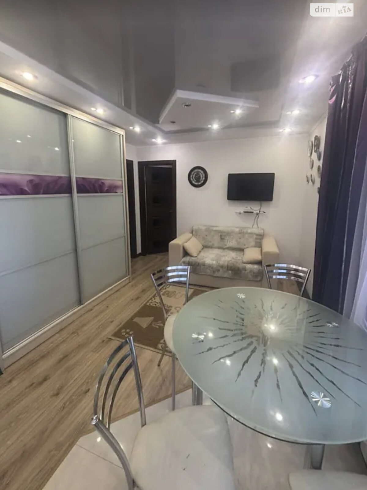 Продаж двокімнатної квартири в Рівному, на вул. Київська, район Автовокзал фото 1 Продаж двокімнатної квартири в Рівному, на вул. Київська, район Автовокзал фото 1