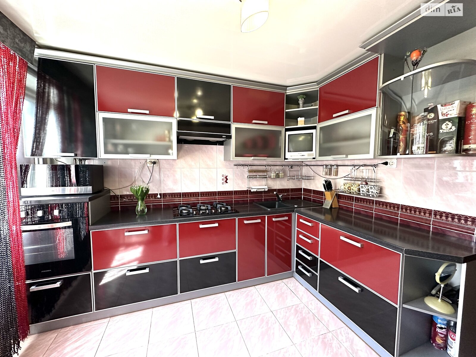 Продажа трехкомнатной квартиры в Ровно, на ул. Степана Бандеры 69В, район Автовокзал фото 1 Продажа трехкомнатной квартиры в Ровно, на ул. Степана Бандеры 69В, район Автовокзал фото 1