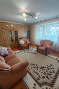 Продажа трехкомнатной квартиры в Ровно, на ул. Степана Бандеры 69, район Автовокзал фото 2