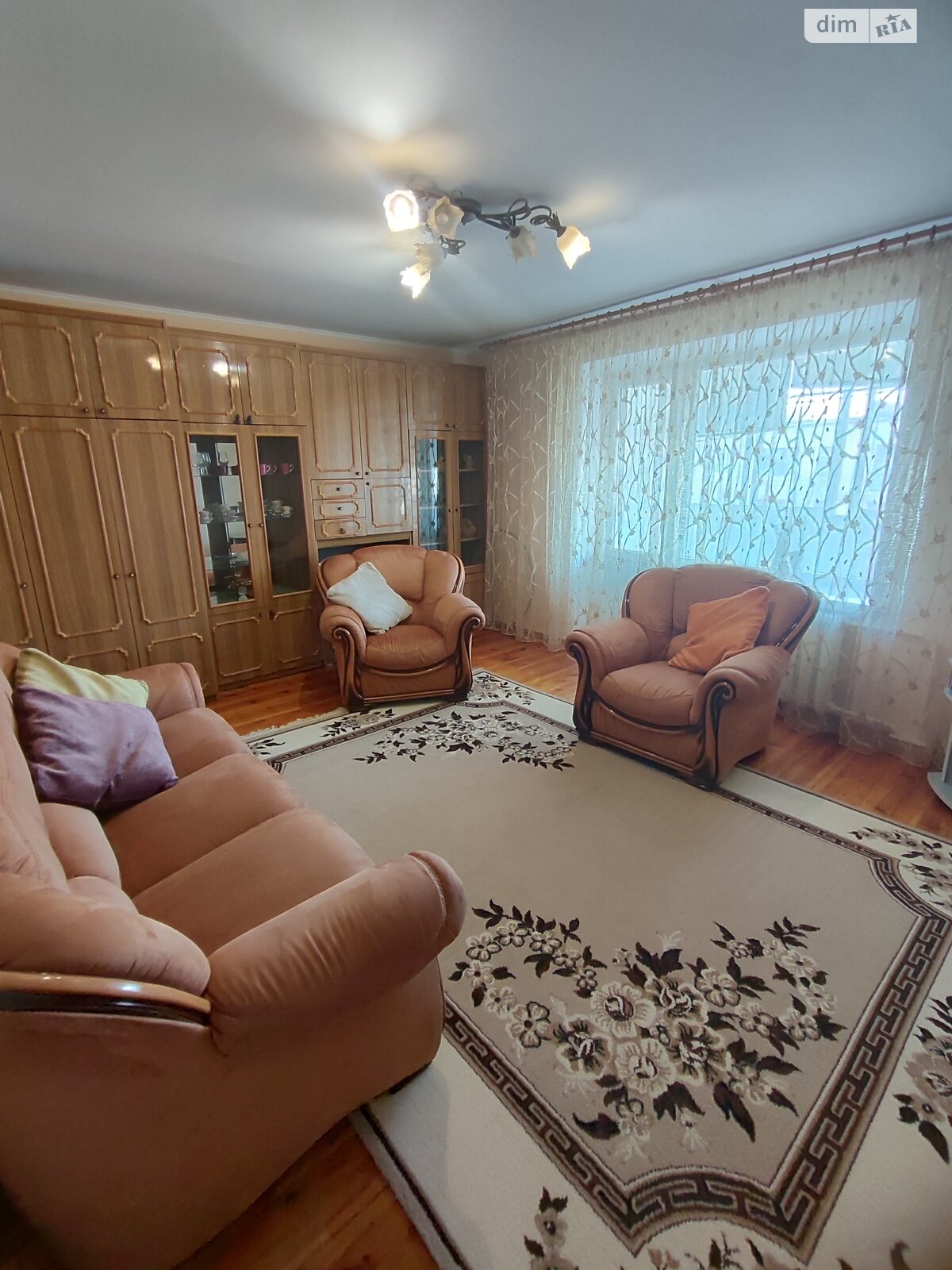 Продажа трехкомнатной квартиры в Ровно, на ул. Степана Бандеры 69, район Автовокзал фото 1