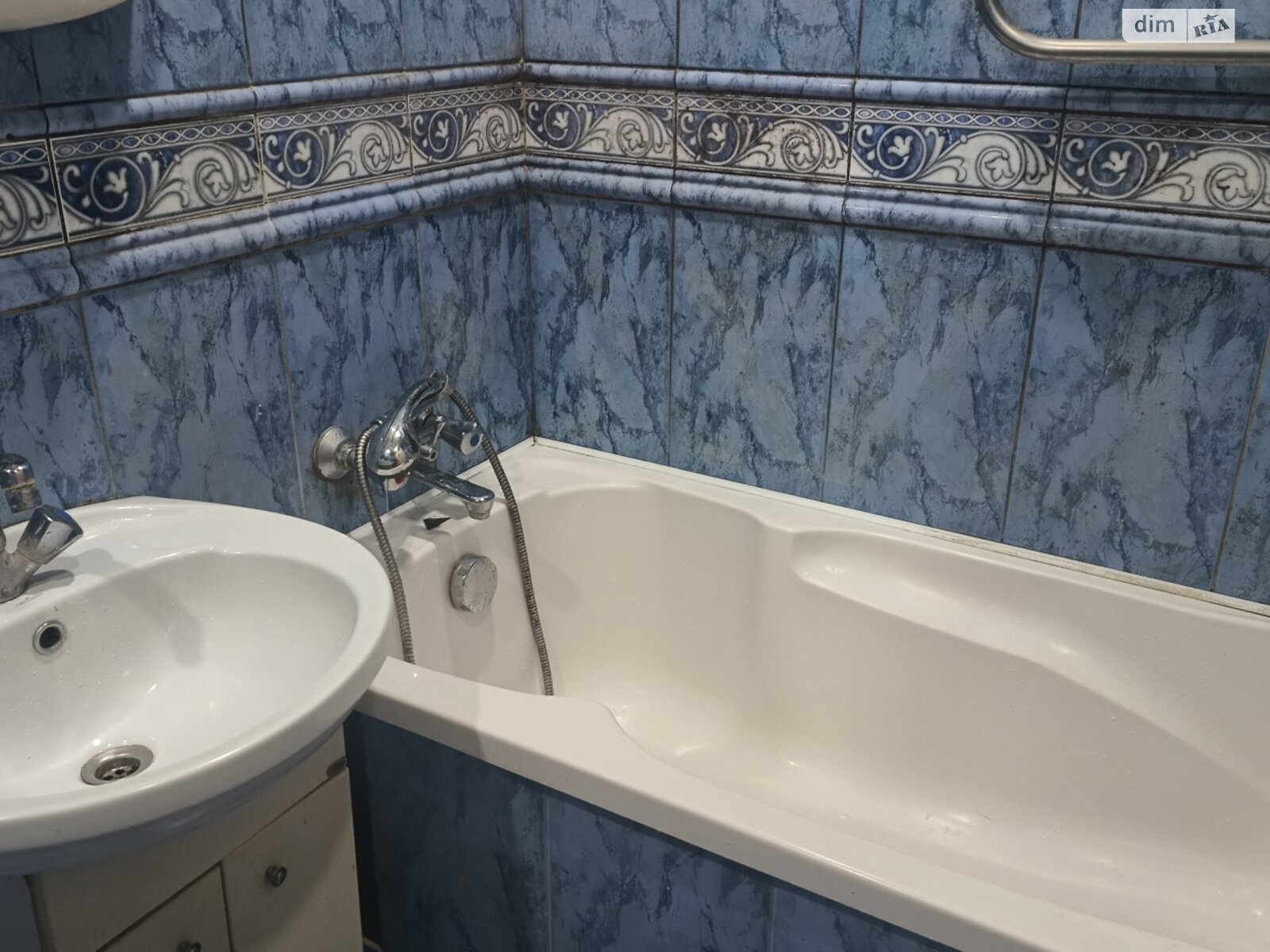 Продаж двокімнатної квартири в Рівному, на вул. Відінська 15, район Автовокзал фото 1 Продаж двокімнатної квартири в Рівному, на вул. Відінська 15, район Автовокзал фото 1