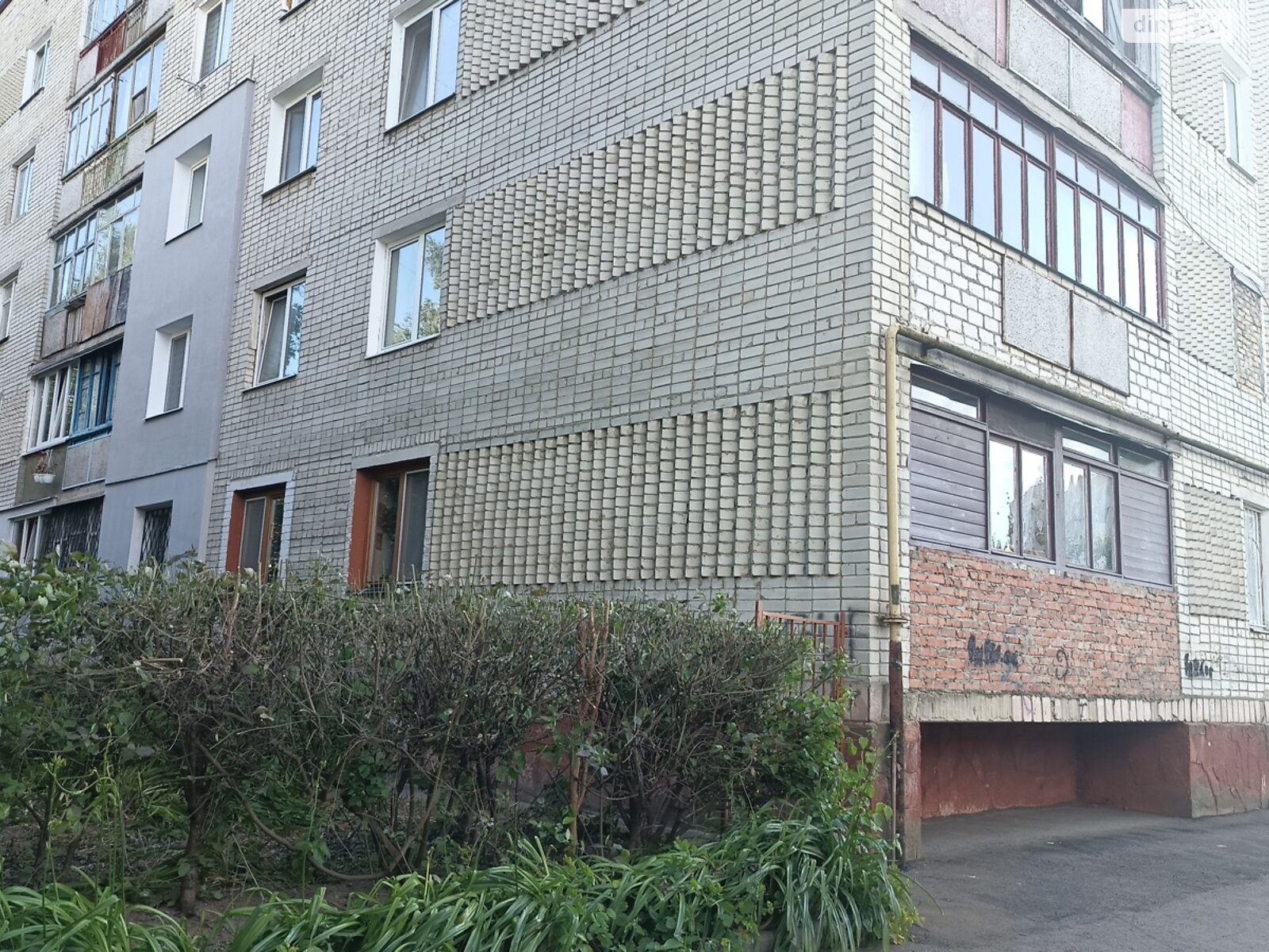 Продаж двокімнатної квартири в Рівному, на вул. Відінська 15, район Автовокзал фото 1 Продаж двокімнатної квартири в Рівному, на вул. Відінська 15, район Автовокзал фото 1