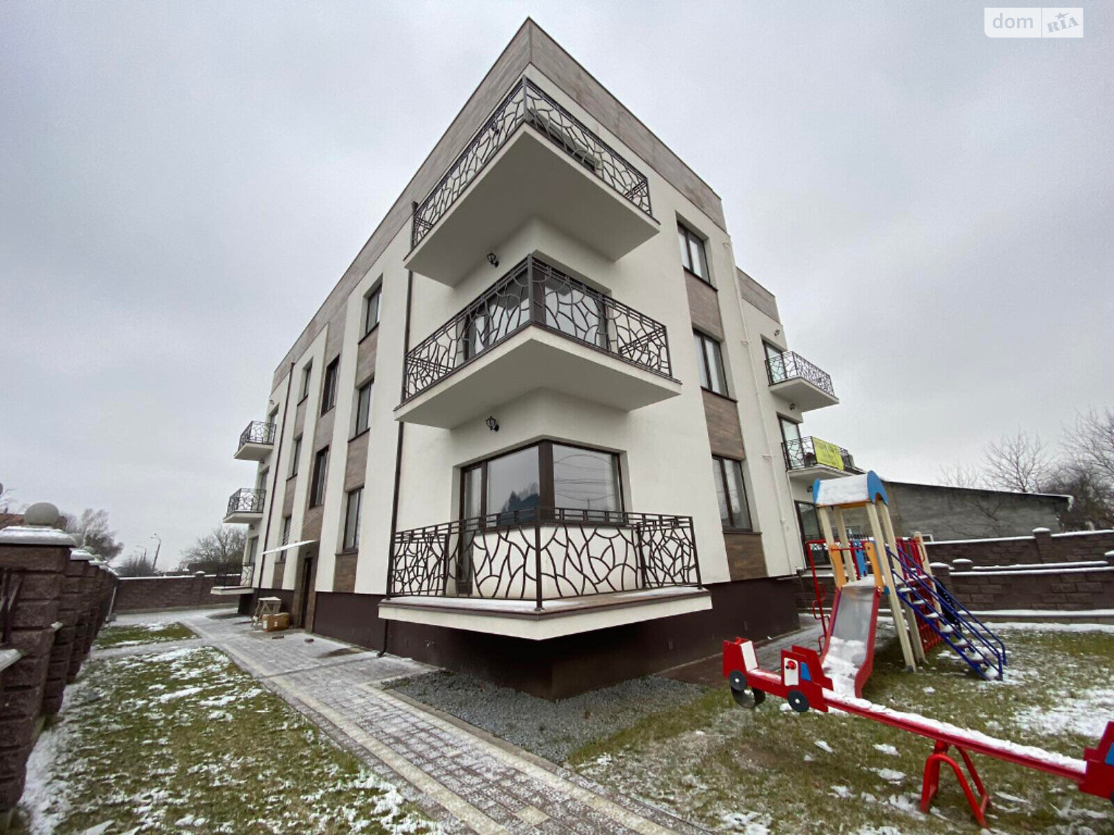 Продажа двухкомнатной квартиры в Ровно, на ул. Назара Небожинского, район Боярка фото 1