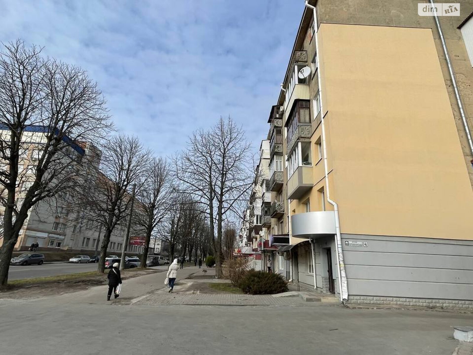 Продажа трехкомнатной квартиры в Ровно, на ул. Богоявленская 4, район Чайка фото 1