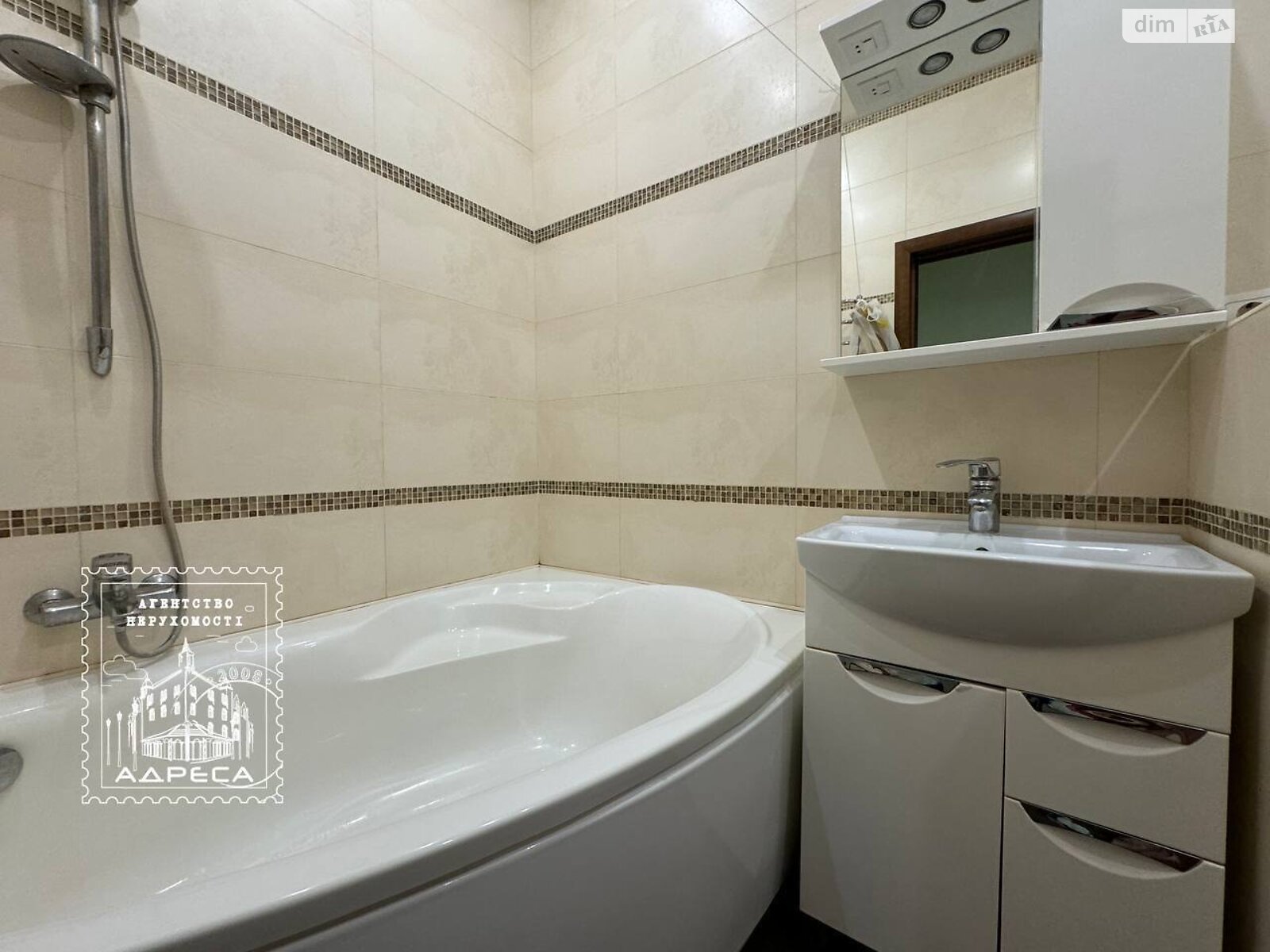 Продажа двухкомнатной квартиры в Ровно, на ул. Гайдамацкая 2В, район Чайка фото 1 Продажа двухкомнатной квартиры в Ровно, на ул. Гайдамацкая 2В, район Чайка фото 1