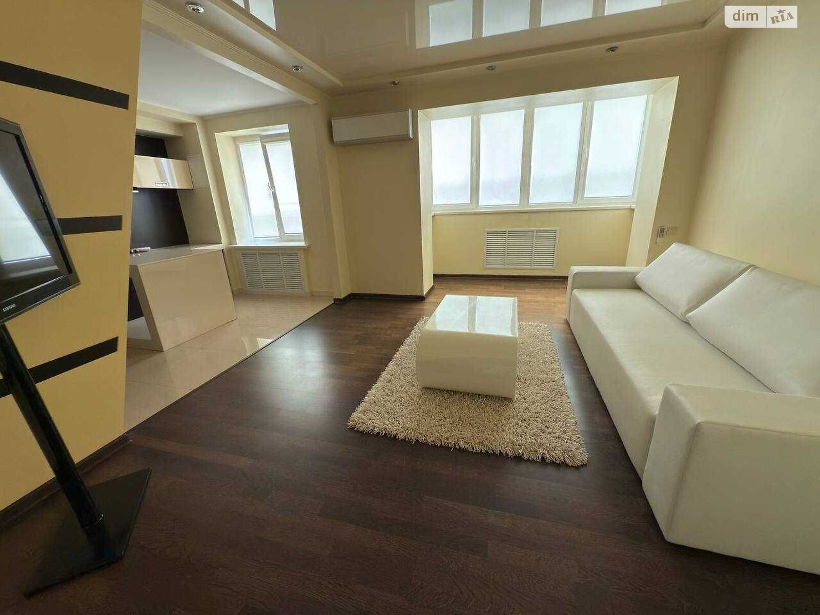 Продажа трехкомнатной квартиры в Ровно, на ул. Гайдамацкая, район Чайка фото 1 Продажа трехкомнатной квартиры в Ровно, на ул. Гайдамацкая, район Чайка фото 1