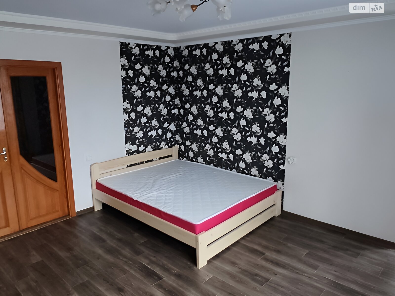 Продаж двокімнатної квартири в Рівному, на вул. Гайдамацька 35, район Чайка фото 1 Продаж двокімнатної квартири в Рівному, на вул. Гайдамацька 35, район Чайка фото 1