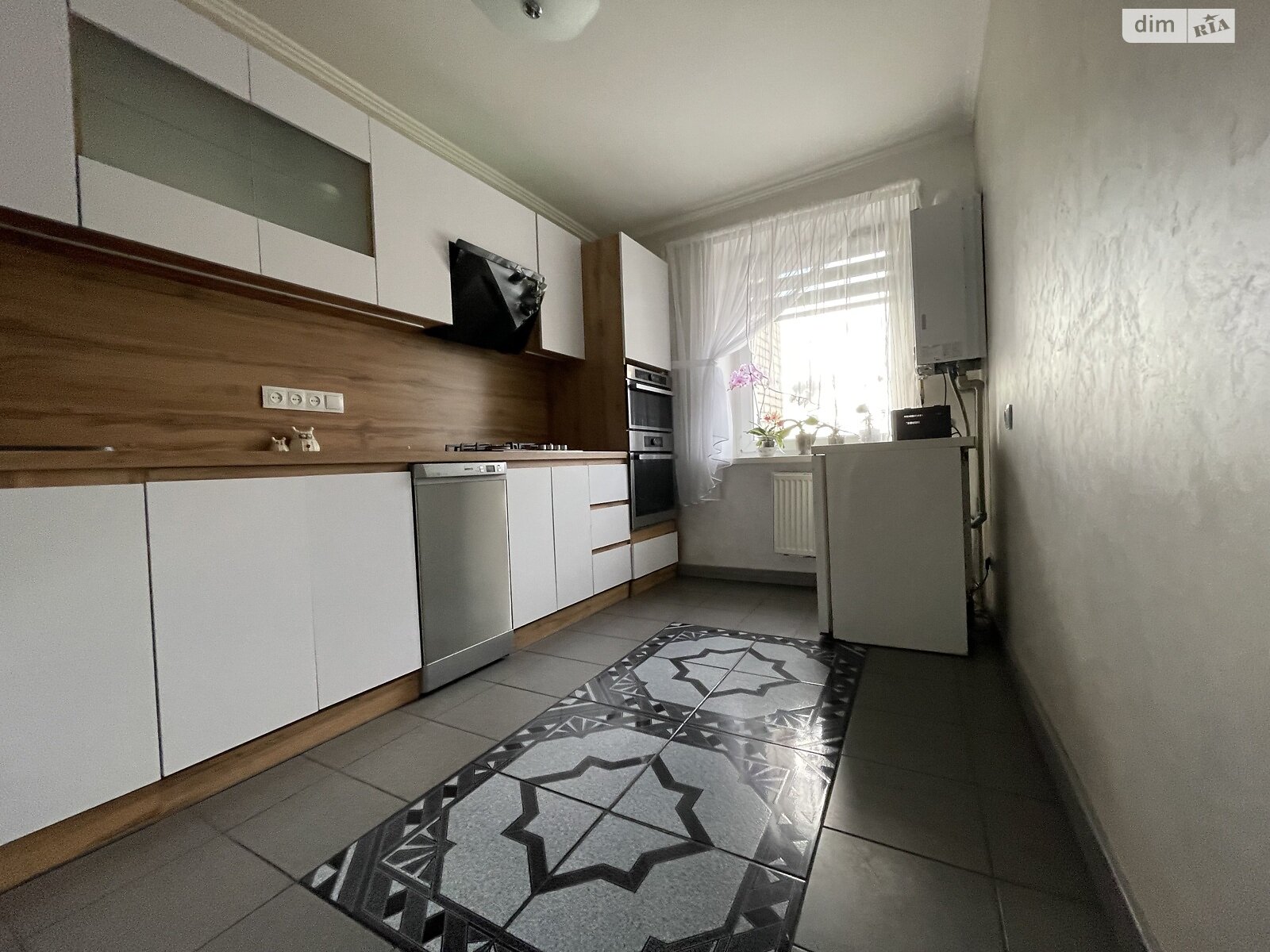 Продажа трехкомнатной квартиры в Ровно, на ул. Гайдамацкая 35, район Чайка фото 1 Продажа трехкомнатной квартиры в Ровно, на ул. Гайдамацкая 35, район Чайка фото 1