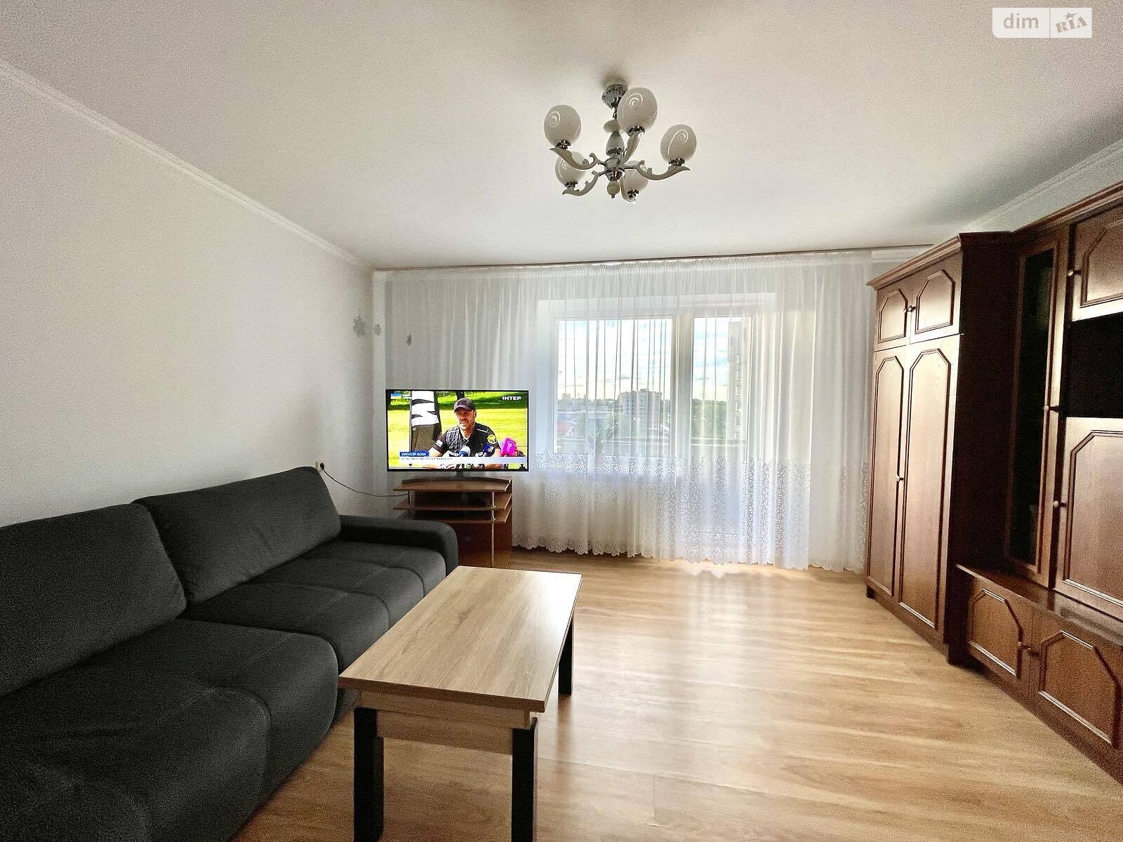 Продаж трикімнатної квартири в Рівному, на вул. Гайдамацька 35, район Чайка фото 1 Продаж трикімнатної квартири в Рівному, на вул. Гайдамацька 35, район Чайка фото 1