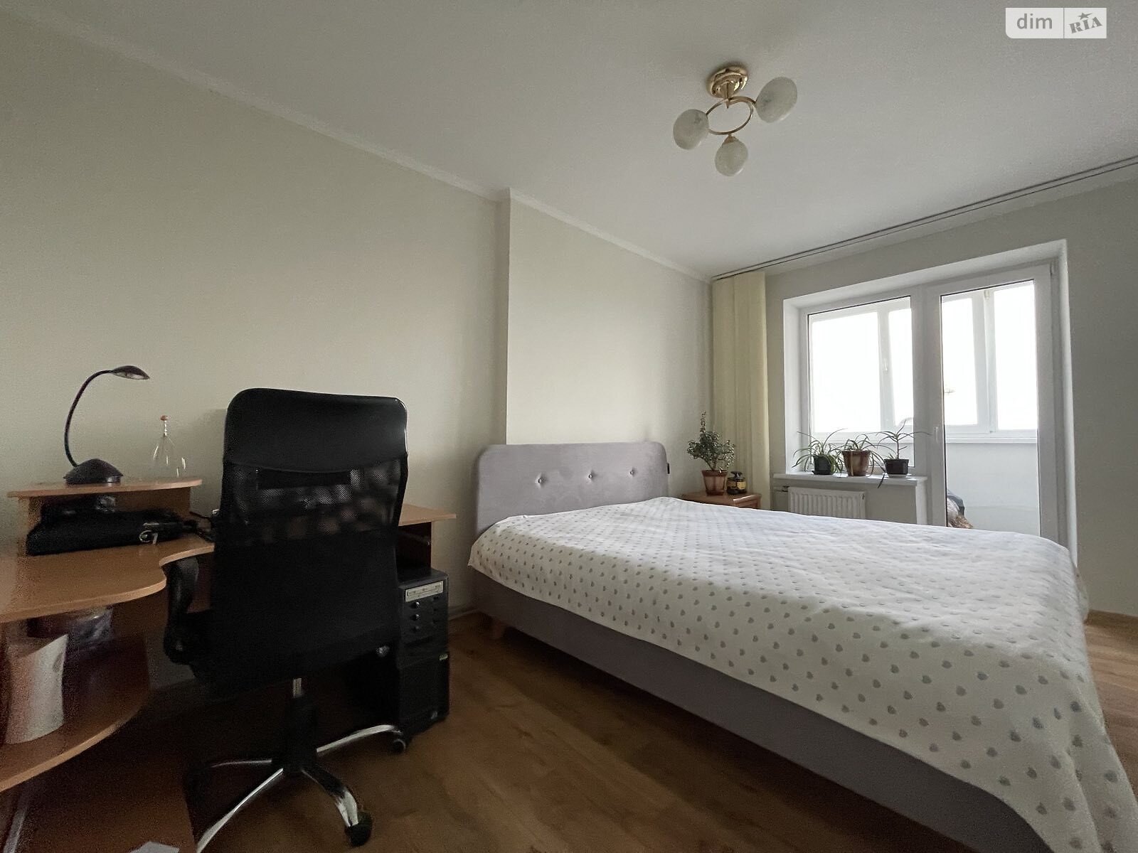 Продаж трикімнатної квартири в Рівному, на вул. Гайдамацька 35, район Чайка фото 1 Продаж трикімнатної квартири в Рівному, на вул. Гайдамацька 35, район Чайка фото 1