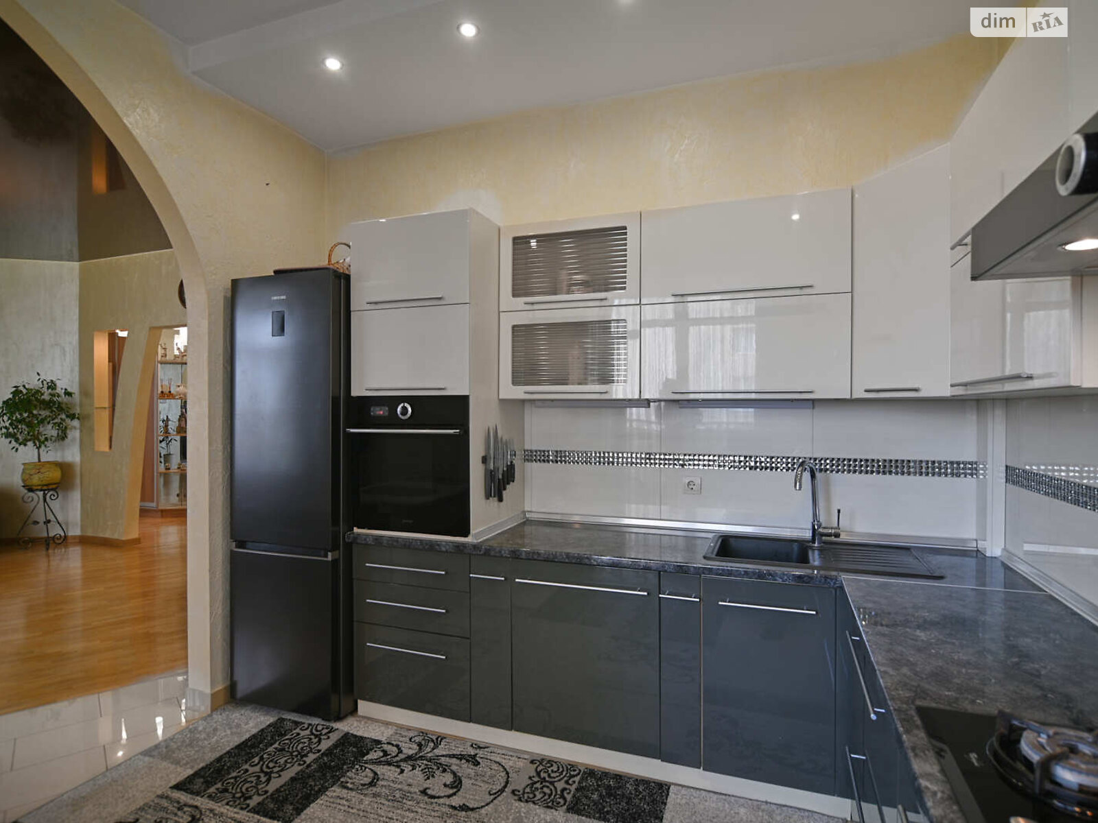 Продажа двухкомнатной квартиры в Ровно, на ул. Гайдамацкая 2Б, район Чайка фото 1 Продажа двухкомнатной квартиры в Ровно, на ул. Гайдамацкая 2Б, район Чайка фото 1