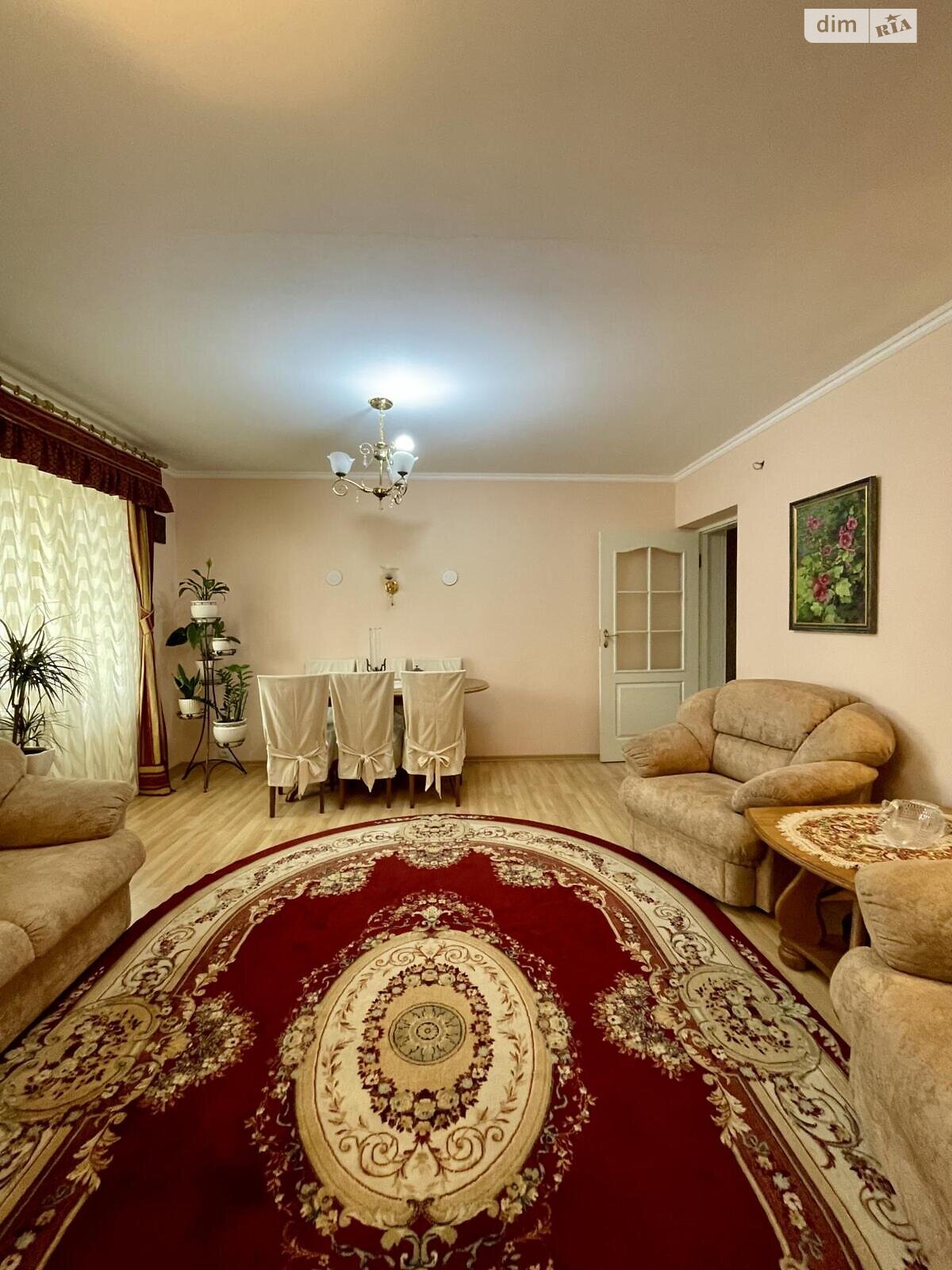 Продажа трехкомнатной квартиры в Ровно, на ул. Гайдамацкая, район Чайка фото 1