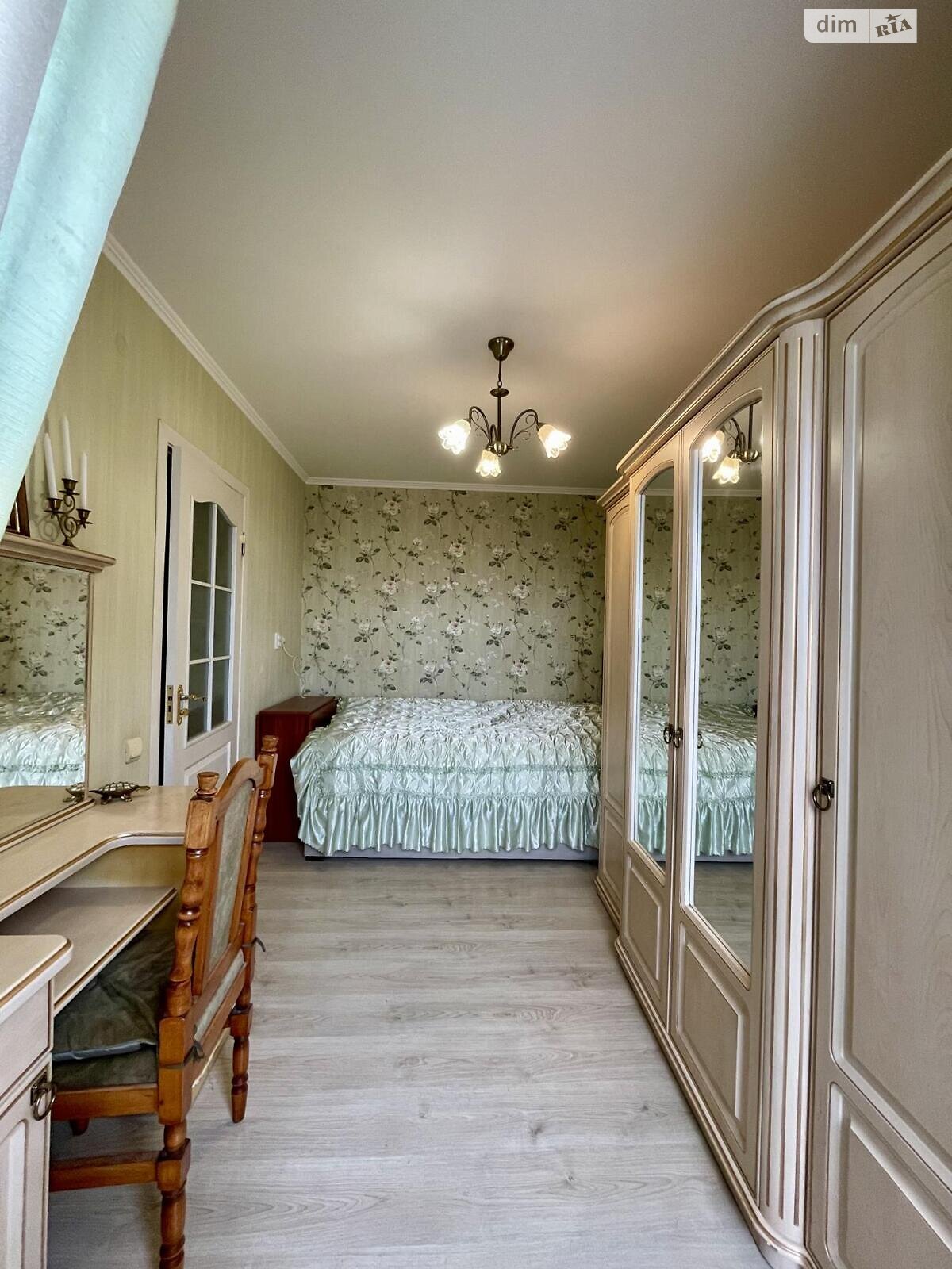 Продажа трехкомнатной квартиры в Ровно, на ул. Гайдамацкая, район Чайка фото 1