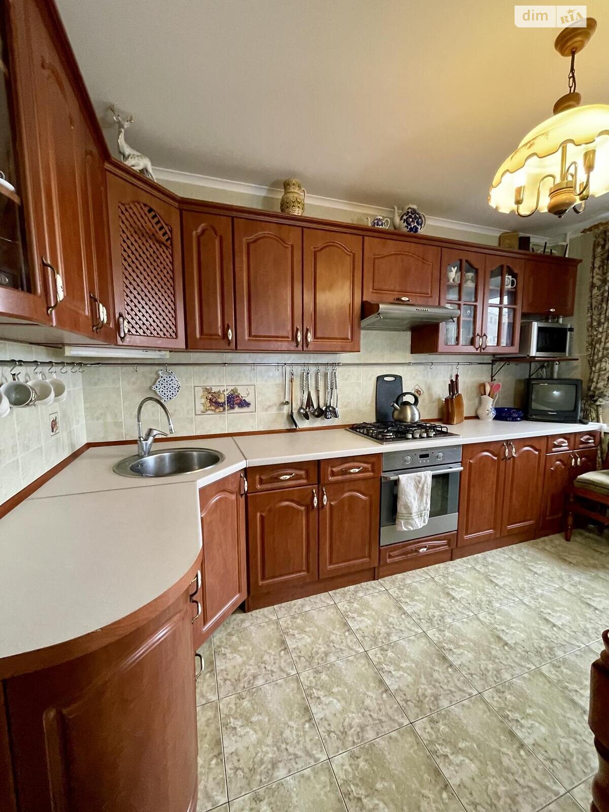 Продажа трехкомнатной квартиры в Ровно, на ул. Гайдамацкая, район Чайка фото 1