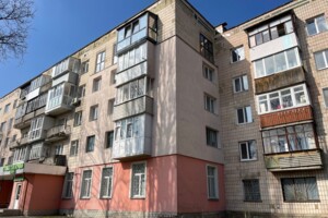 Продажа трехкомнатной квартиры в Ровно, на ул. Василия Червония 75, район Чайка фото 2