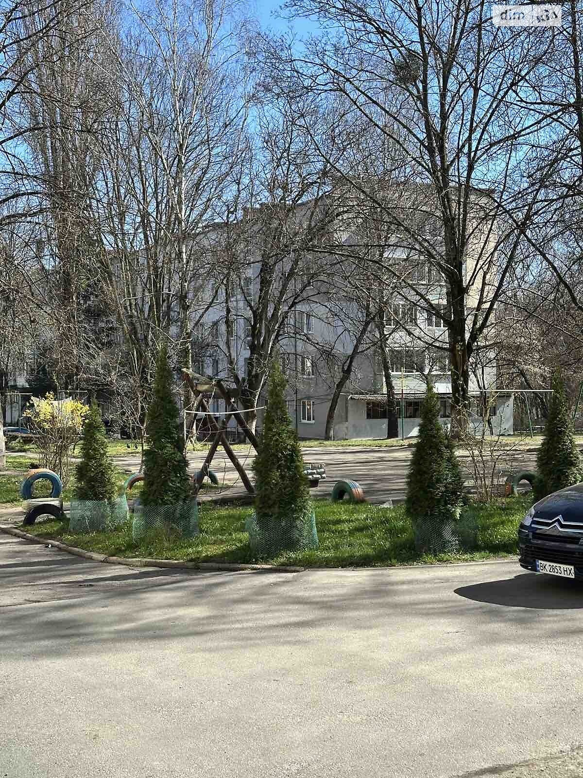 Продаж двокімнатної квартири в Рівному, на вул. Генерала Безручка 14, район Дозорцева фото 1 Продаж двокімнатної квартири в Рівному, на вул. Генерала Безручка 14, район Дозорцева фото 1