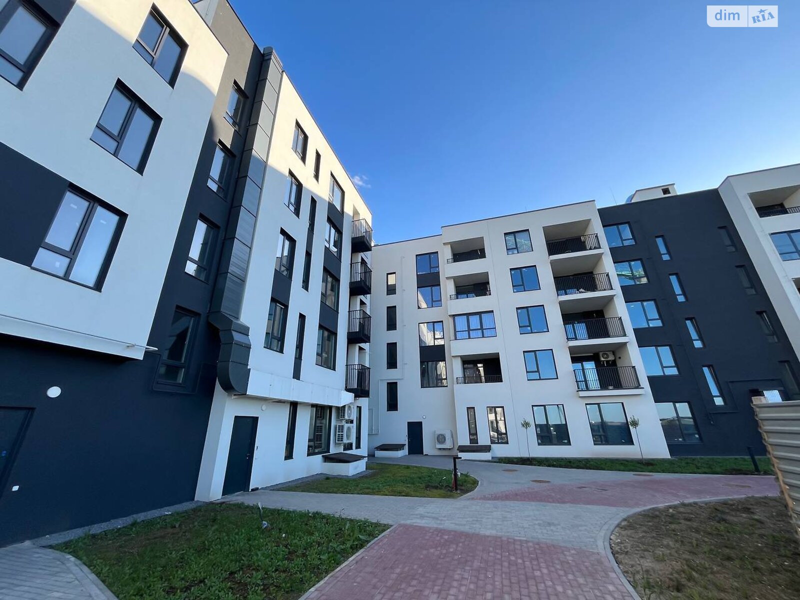Продажа однокомнатной квартиры в Ровно, на ул. Ленокомбинатовская 4, район Дозорцева фото 1 Продажа однокомнатной квартиры в Ровно, на ул. Ленокомбинатовская 4, район Дозорцева фото 1
