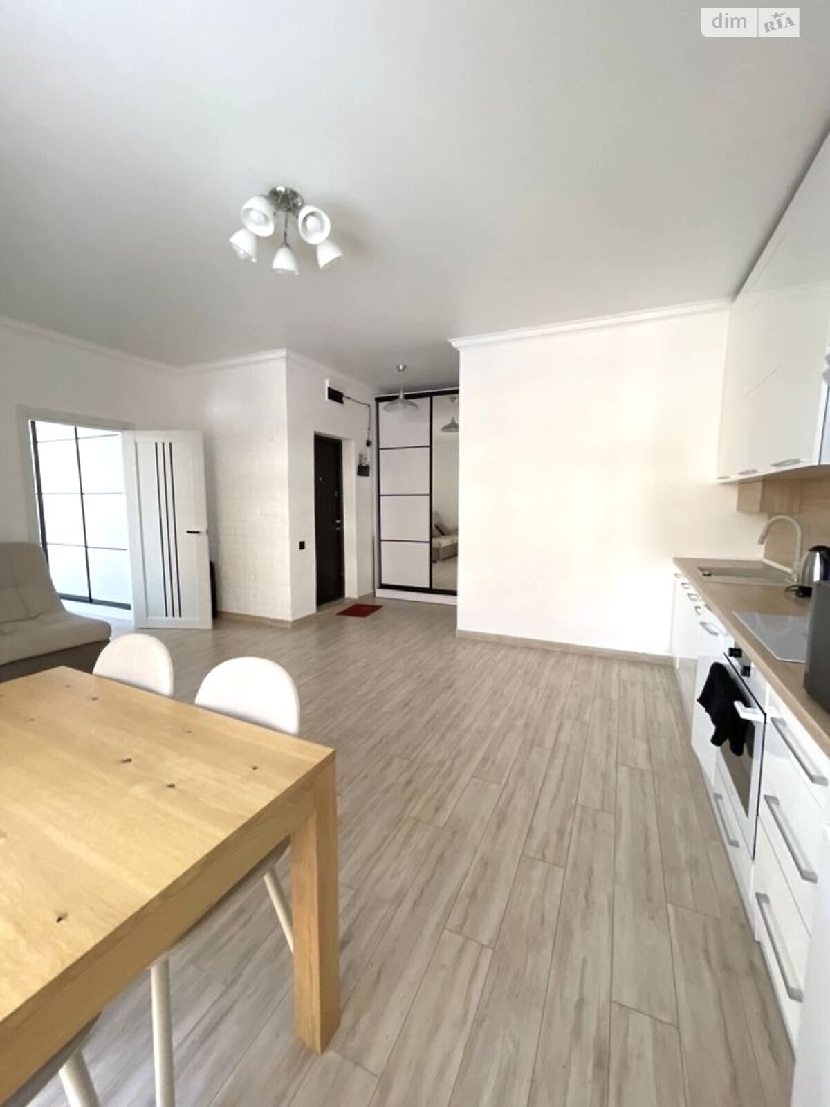 Продажа однокомнатной квартиры в Ровно, на ул. Хоткевича Гната 12, фото 1