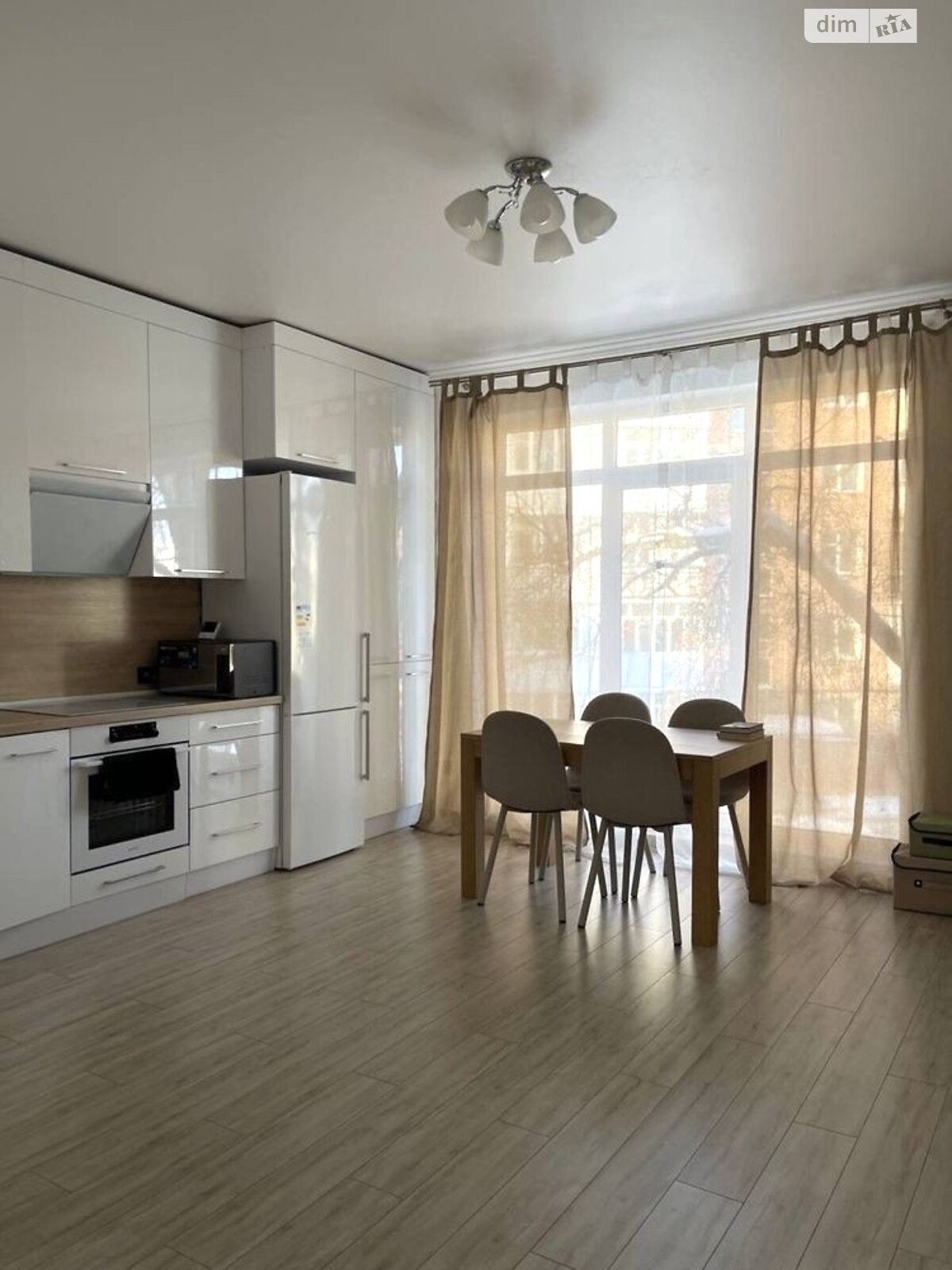 Продажа однокомнатной квартиры в Ровно, на ул. Хоткевича Гната 12, фото 1