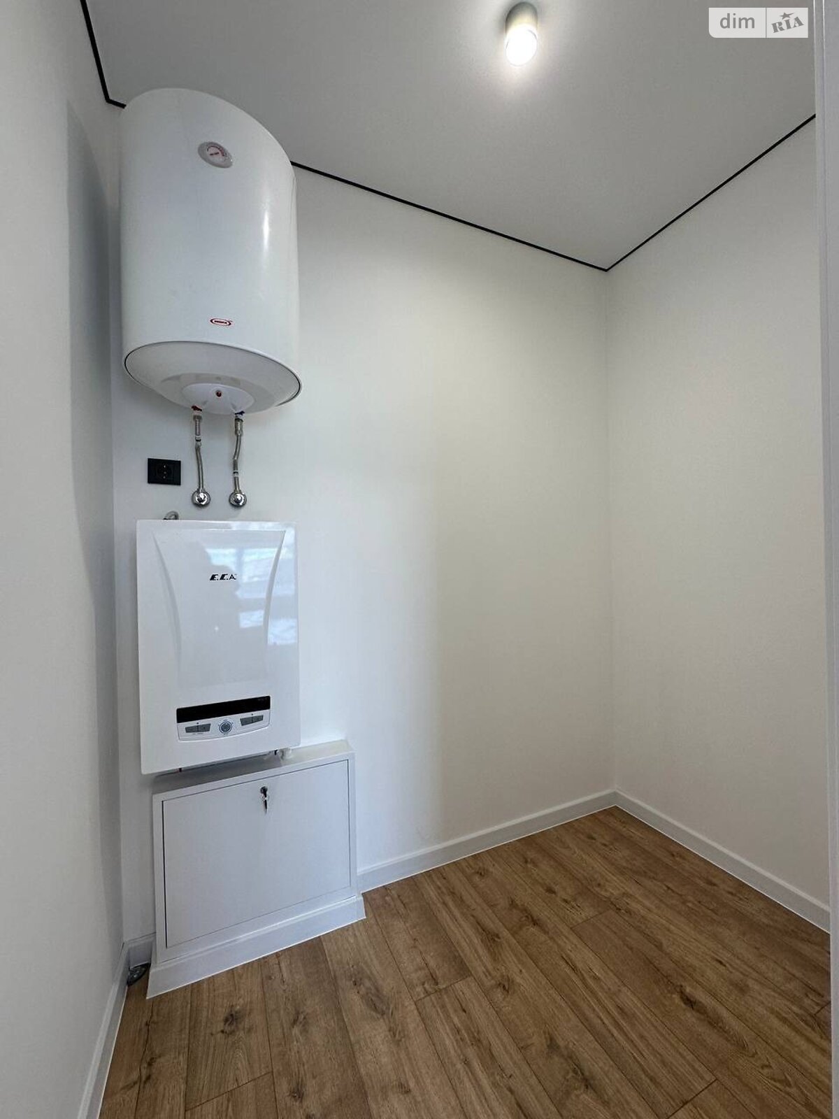 Продажа однокомнатной квартиры в Ровно, на мас. Чаривный, район Ленокомбинат фото 1