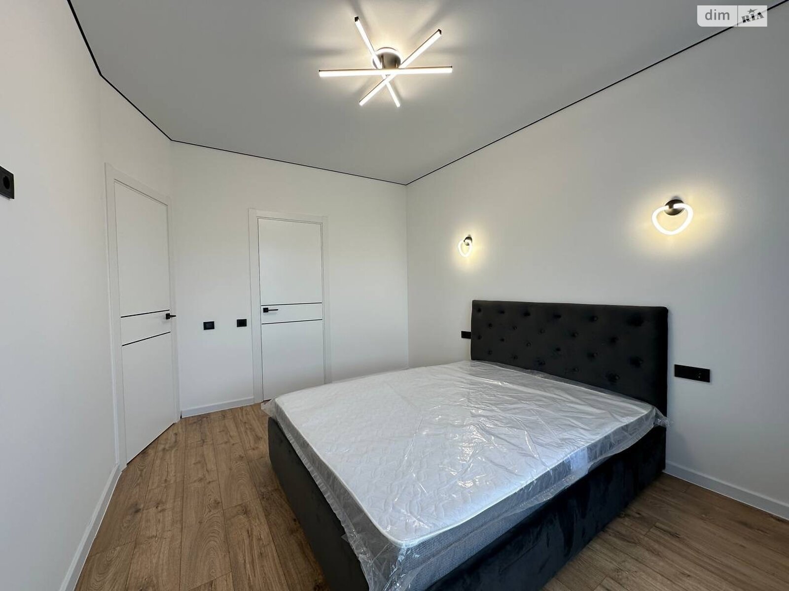 Продажа однокомнатной квартиры в Ровно, на мас. Чаривный, район Ленокомбинат фото 1