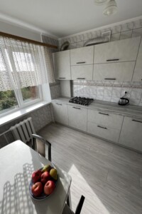 Продаж трикімнатної квартири в Рівному, на вул. Миколи Карнаухова 41, фото 2