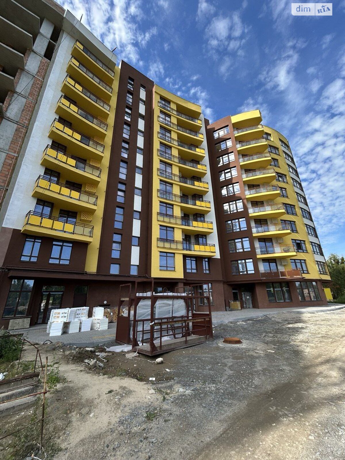 Продажа трехкомнатной квартиры в Ровно, на ул. Галицкого Данилы 16, район Авторынок фото 1