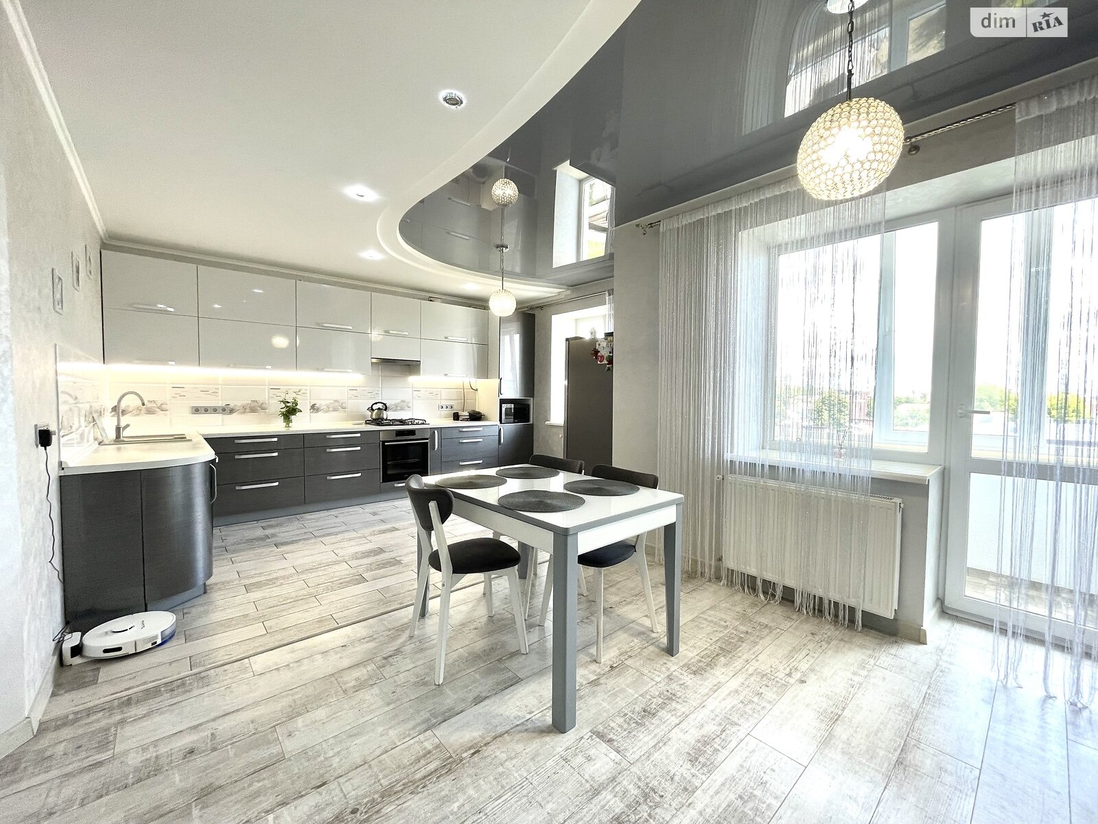 Продажа трехкомнатной квартиры в Ровно, на ул. Дворецкая 46, район Пивзавод фото 1 Продажа трехкомнатной квартиры в Ровно, на ул. Дворецкая 46, район Пивзавод фото 1