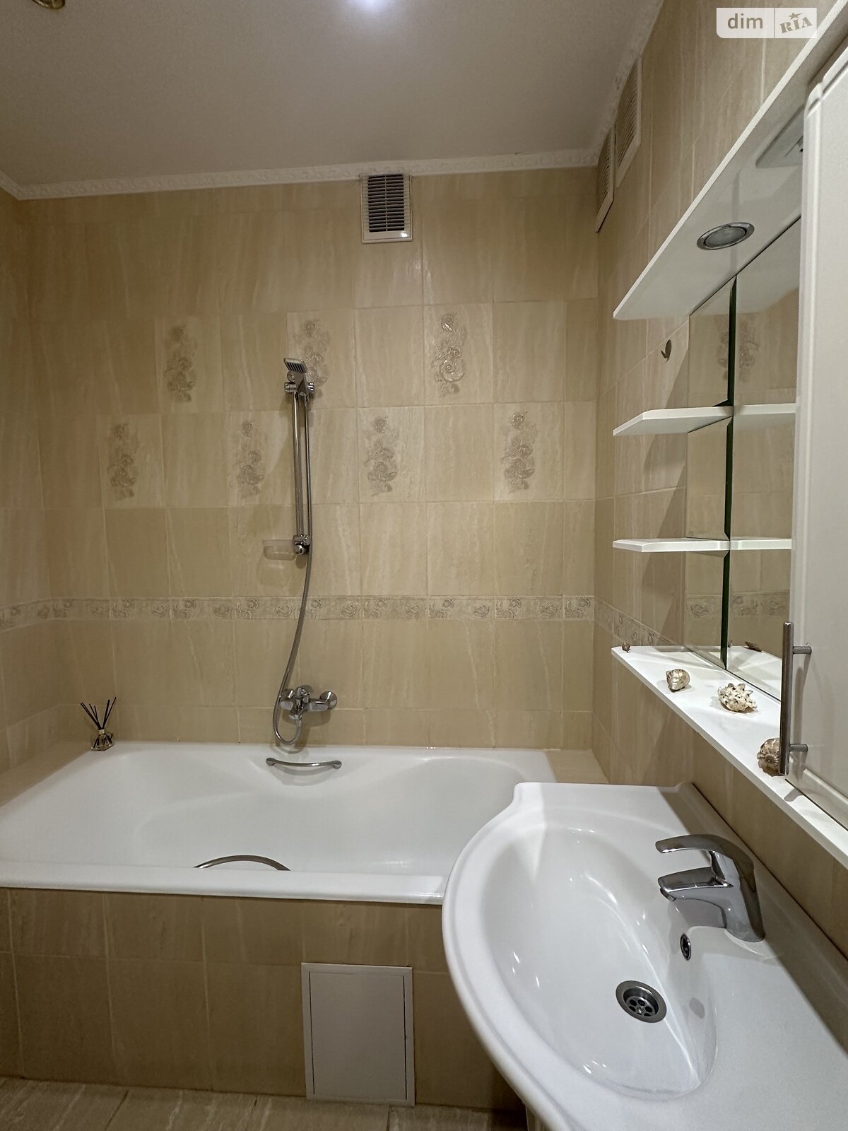 Продажа двухкомнатной квартиры в Ровно, на ул. Ясная, район Пивзавод фото 1 Продажа двухкомнатной квартиры в Ровно, на ул. Ясная, район Пивзавод фото 1