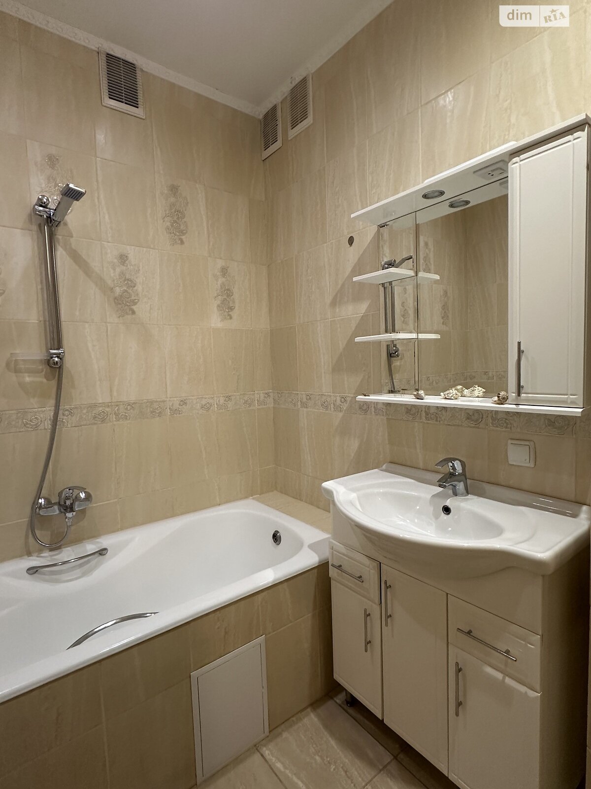 Продажа двухкомнатной квартиры в Ровно, на ул. Ясная, район Пивзавод фото 1 Продажа двухкомнатной квартиры в Ровно, на ул. Ясная, район Пивзавод фото 1