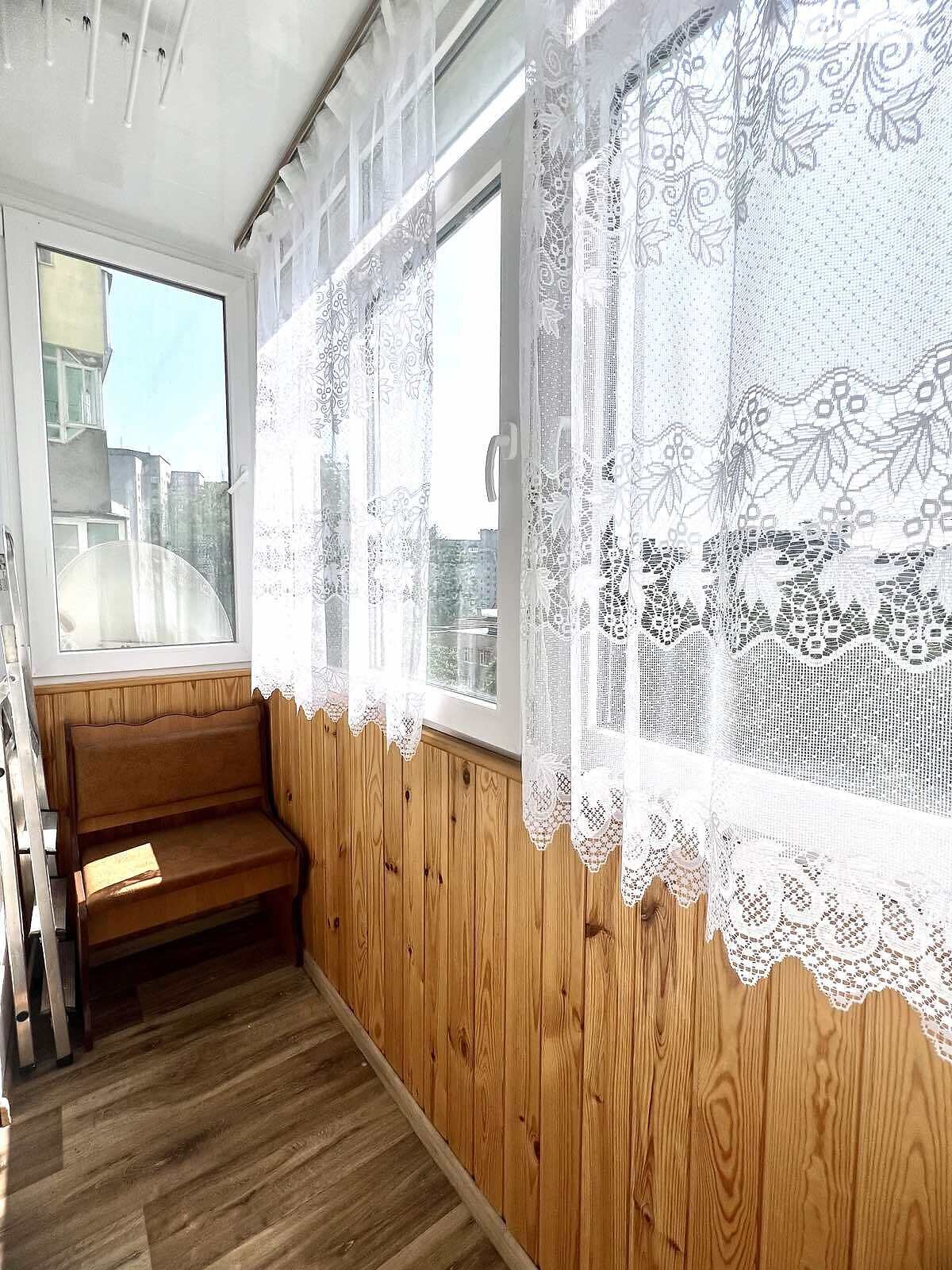 Продажа однокомнатной квартиры в Ровно, на ул. Грушевского академика, район Политон фото 1 Продажа однокомнатной квартиры в Ровно, на ул. Грушевского академика, район Политон фото 1