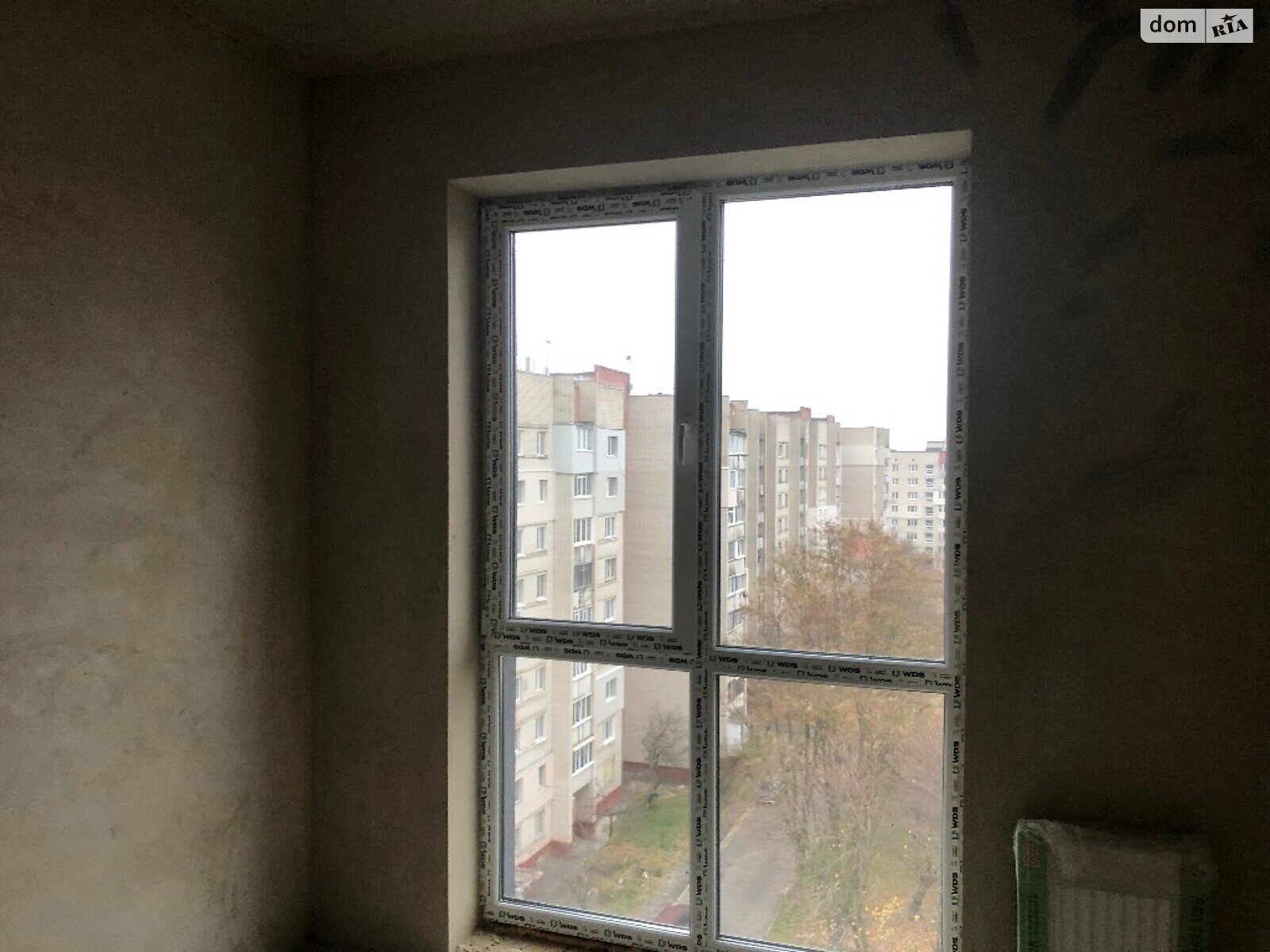 Продажа трехкомнатной квартиры в Ровно, на ул. Студенческая, район Счастливое фото 1