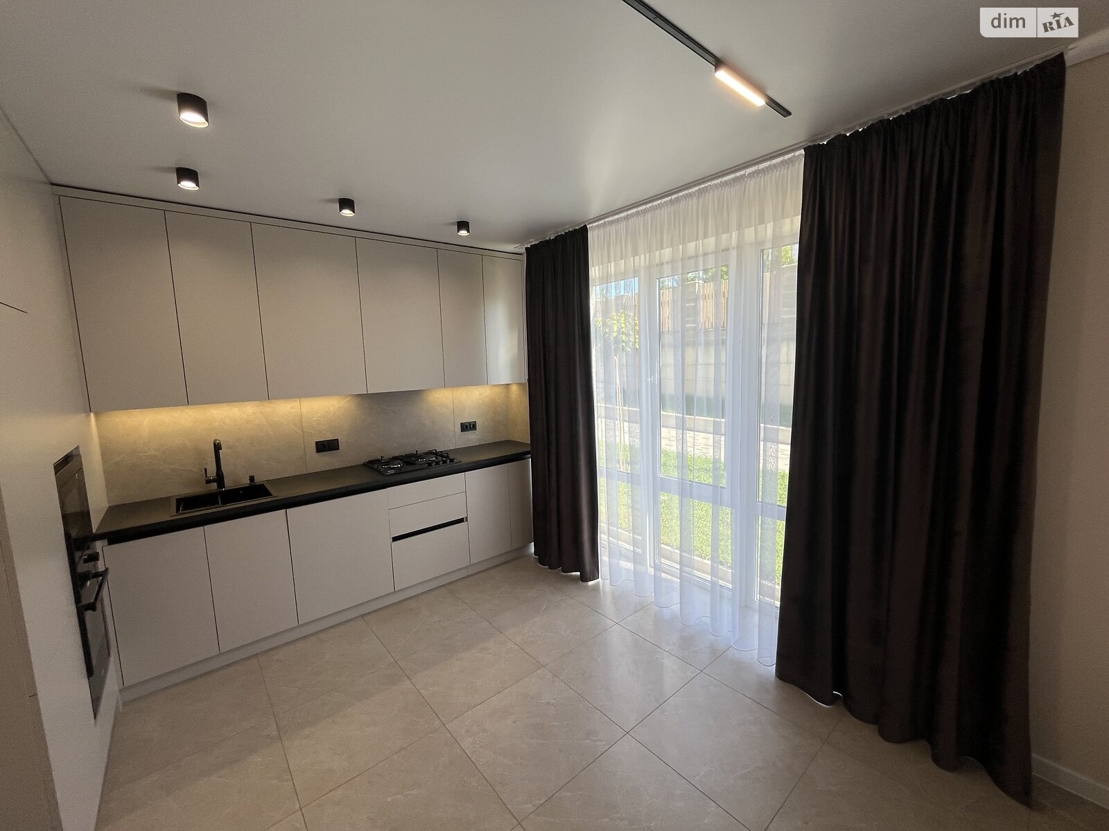 Продажа двухкомнатной квартиры в Ровно, на ул. Николая Боголюбова 1И, район Счастливое фото 1