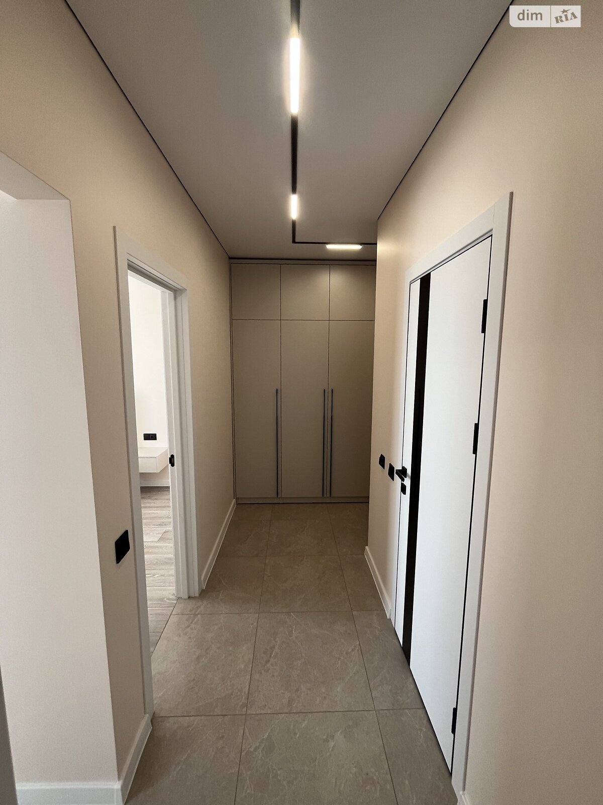 Продажа двухкомнатной квартиры в Ровно, на ул. Николая Боголюбова 1И, район Счастливое фото 1