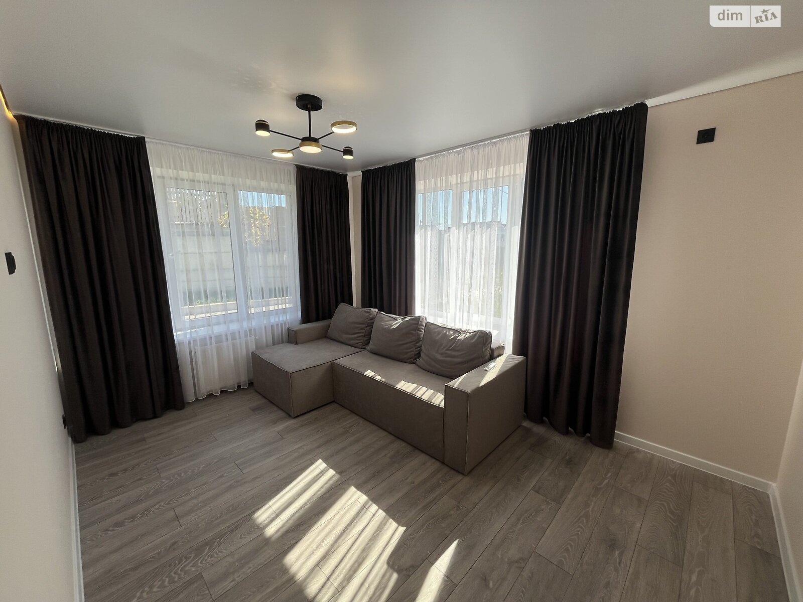 Продажа двухкомнатной квартиры в Ровно, на ул. Николая Боголюбова 1И, район Счастливое фото 1