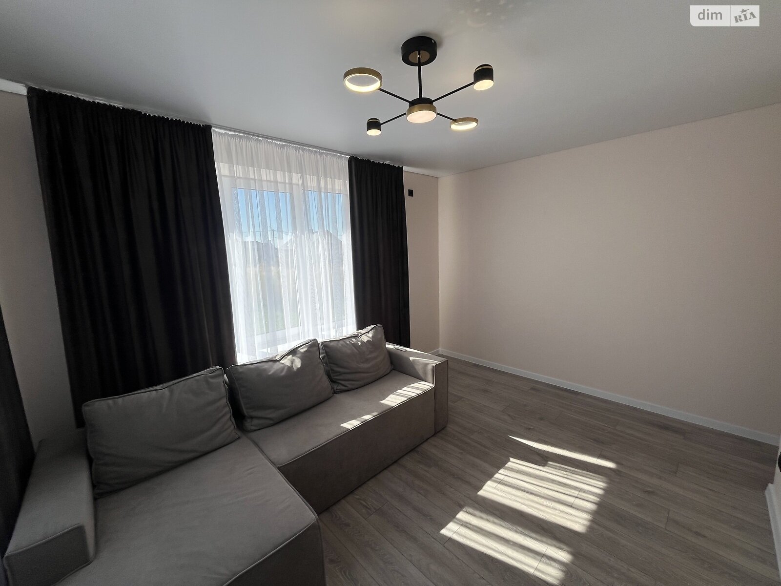 Продажа двухкомнатной квартиры в Ровно, на ул. Николая Боголюбова 1И, район Счастливое фото 1