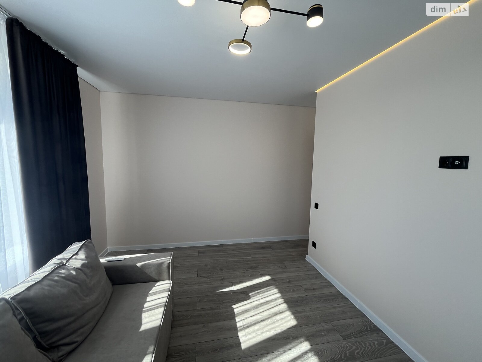 Продажа двухкомнатной квартиры в Ровно, на ул. Николая Боголюбова 1И, район Счастливое фото 1