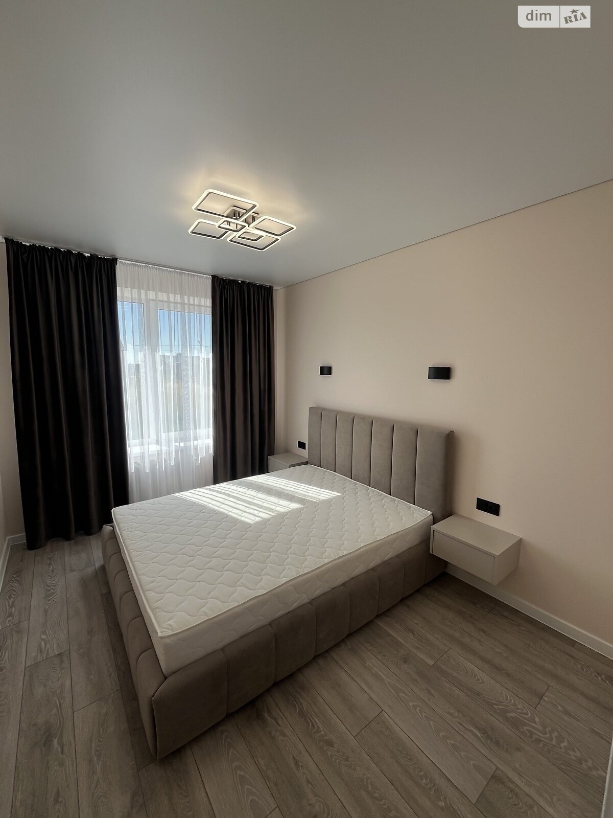 Продажа двухкомнатной квартиры в Ровно, на ул. Николая Боголюбова 1И, район Счастливое фото 1