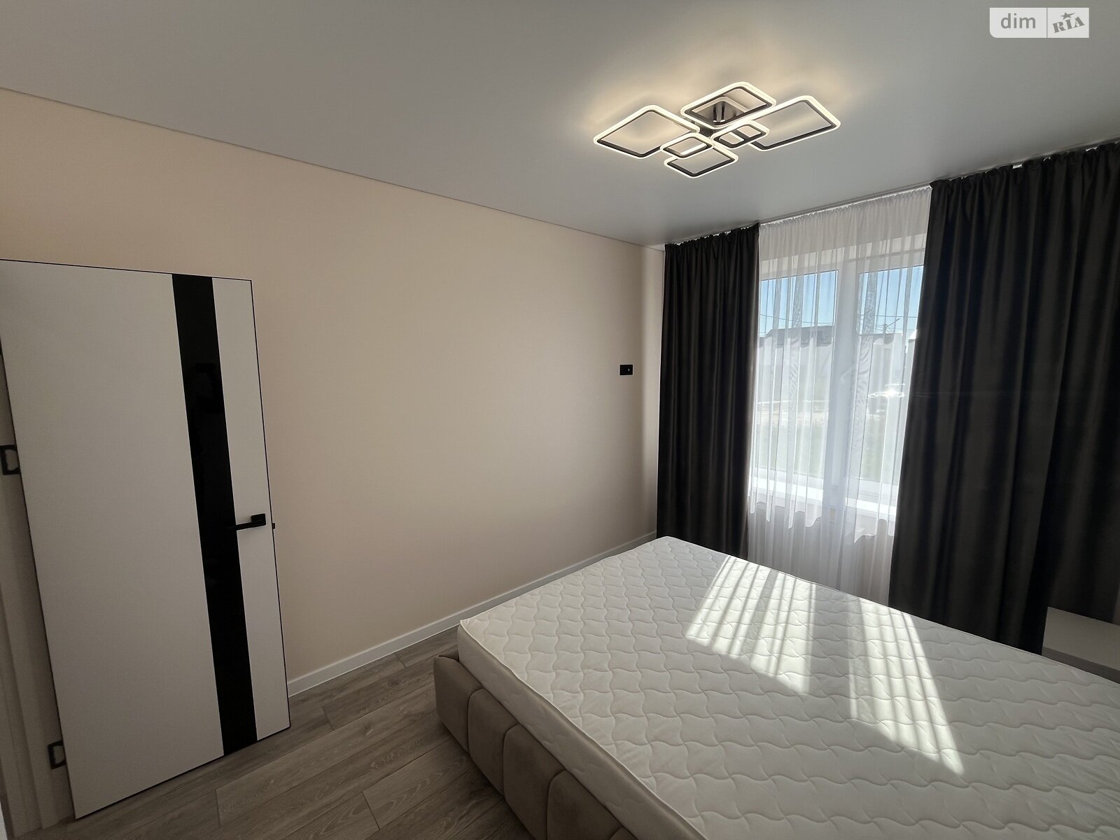 Продажа двухкомнатной квартиры в Ровно, на ул. Николая Боголюбова 1И, район Счастливое фото 1