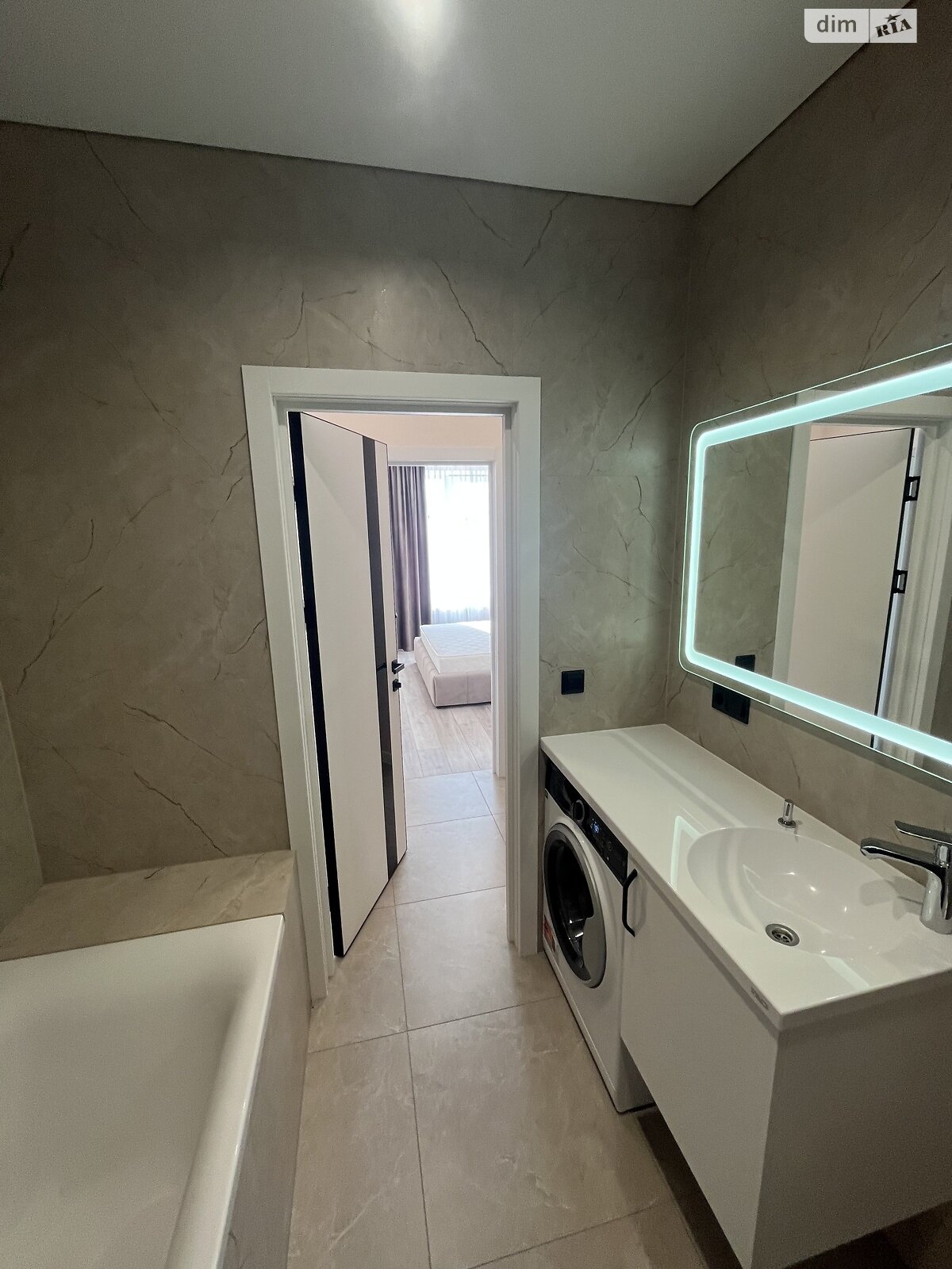 Продажа двухкомнатной квартиры в Ровно, на ул. Николая Боголюбова 1И, район Счастливое фото 1