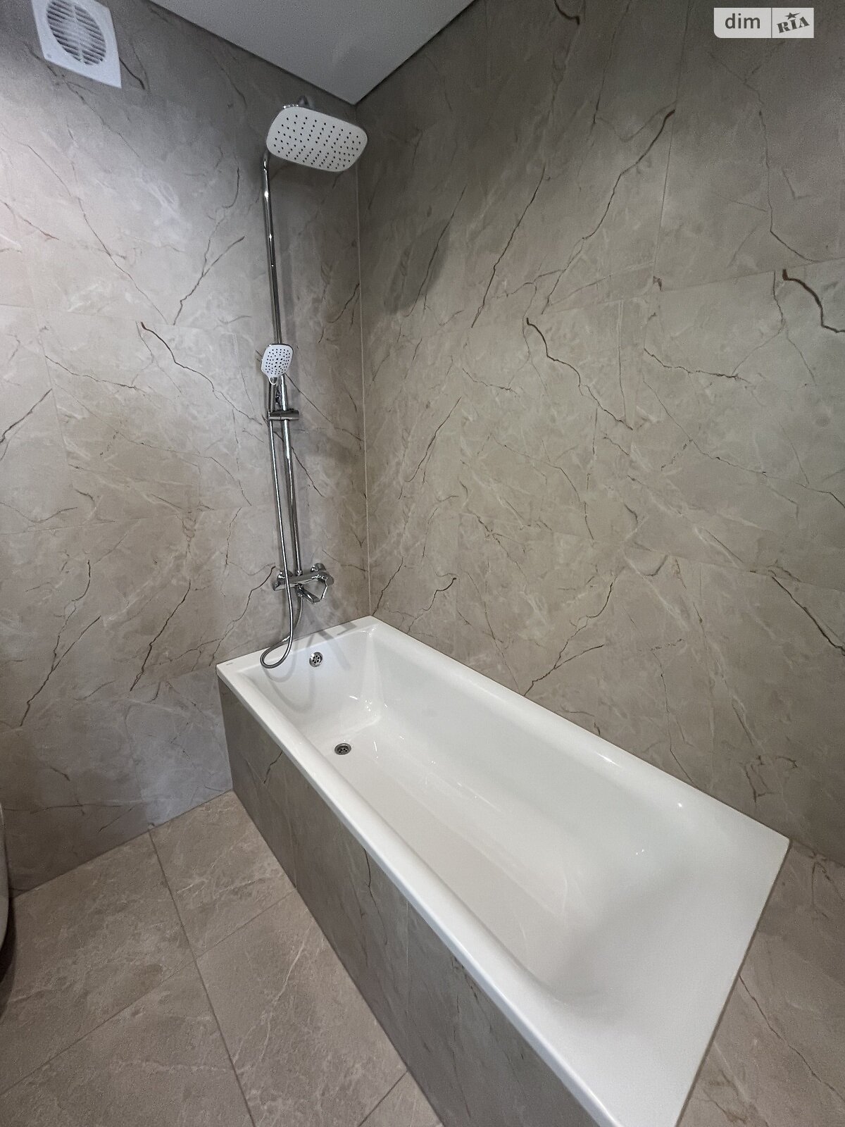 Продажа двухкомнатной квартиры в Ровно, на ул. Николая Боголюбова 1И, район Счастливое фото 1