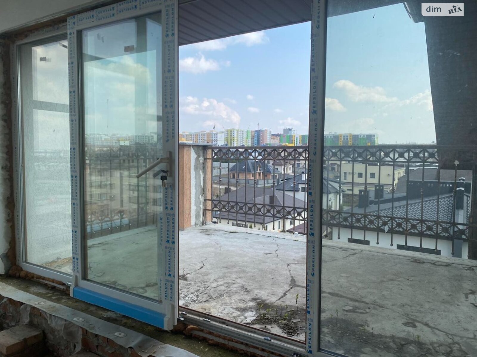 Продаж трикімнатної квартири в Рівному, на вул. Щаслива, район Щасливе фото 1 Продаж трикімнатної квартири в Рівному, на вул. Щаслива, район Щасливе фото 1