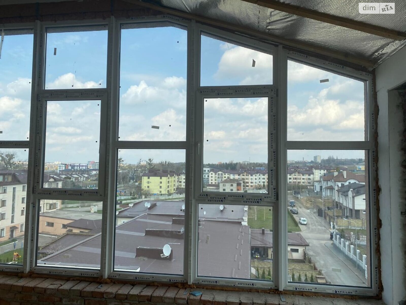 Продаж трикімнатної квартири в Рівному, на вул. Щаслива, район Щасливе фото 1 Продаж трикімнатної квартири в Рівному, на вул. Щаслива, район Щасливе фото 1