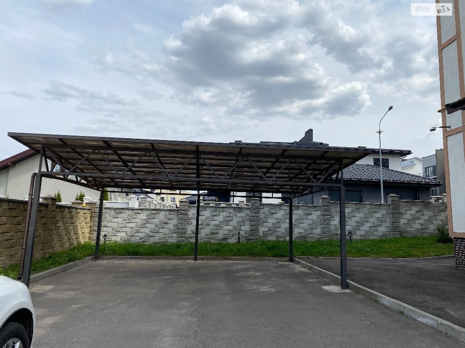 Продаж трикімнатної квартири в Рівному, на вул. Щаслива, район Щасливе фото 1 Продаж трикімнатної квартири в Рівному, на вул. Щаслива, район Щасливе фото 1