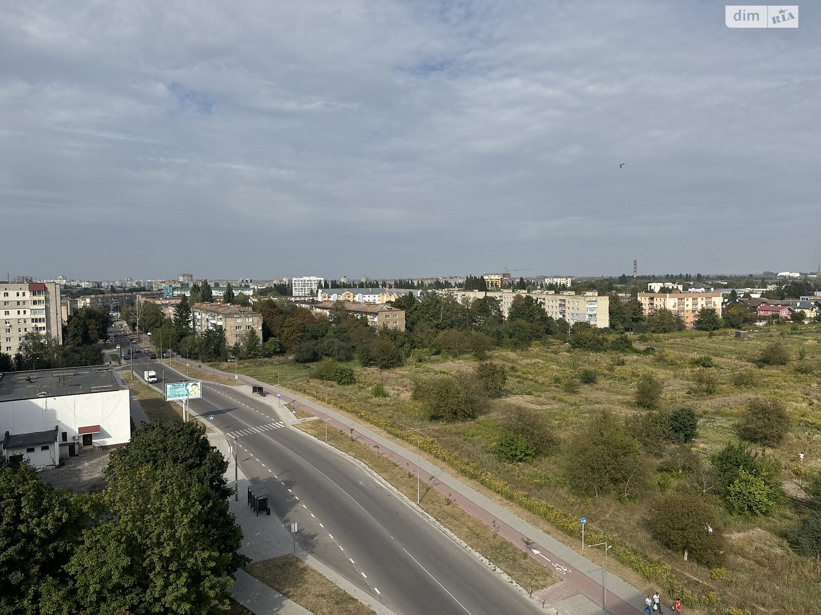 Продажа трехкомнатной квартиры в Ровно, на ул. Студенческая 18, район Счастливое фото 1 Продажа трехкомнатной квартиры в Ровно, на ул. Студенческая 18, район Счастливое фото 1