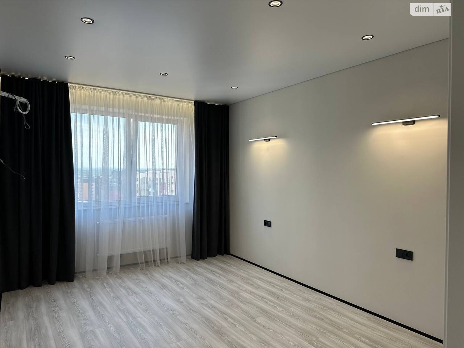 Продаж однокімнатної квартири в Рівному, на вул. Студентська 24А, район Південний фото 1