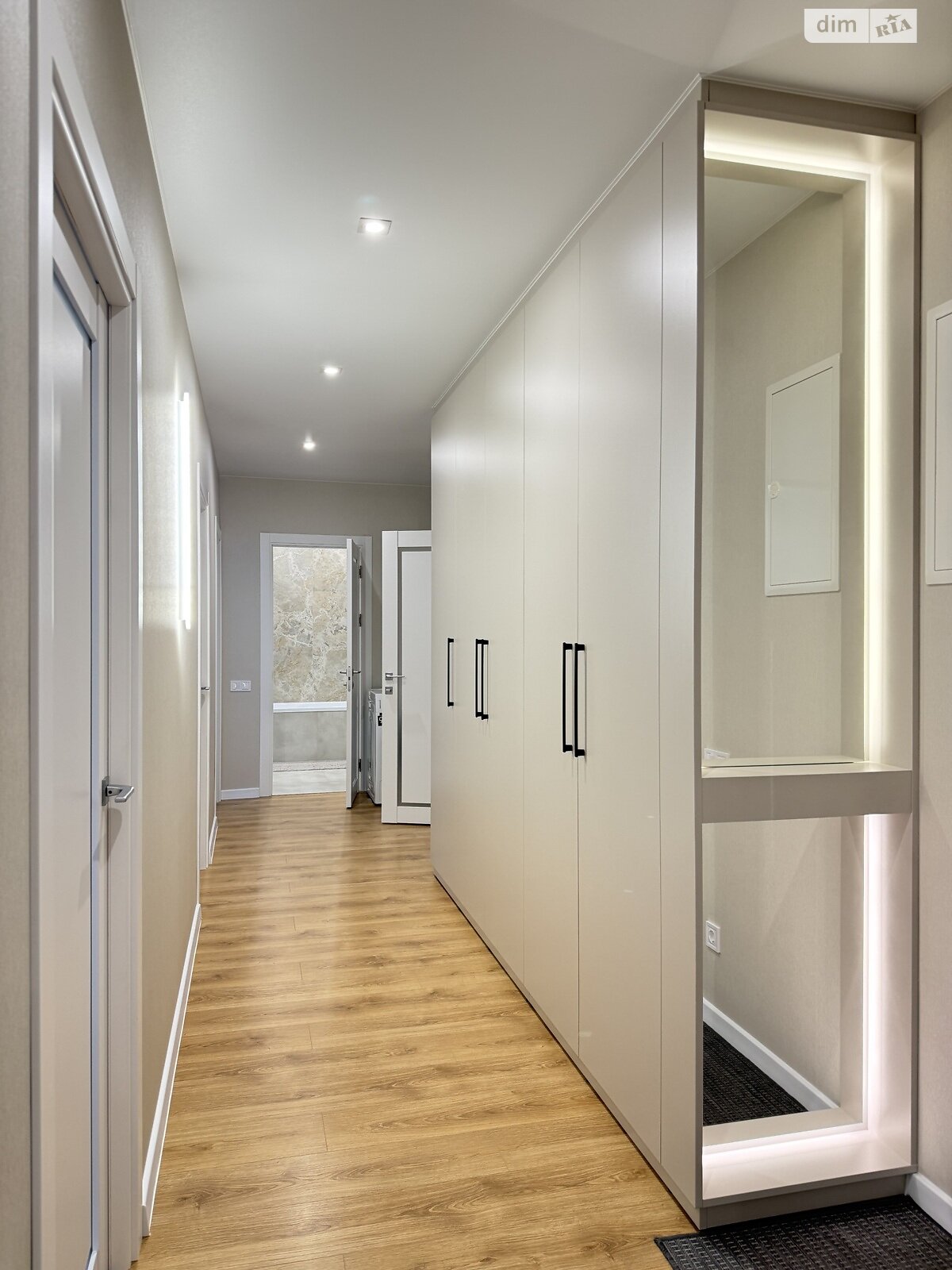 Продаж трикімнатної квартири в Рівному, на вул. Студентська 24А, район Щасливе фото 1 Продаж трикімнатної квартири в Рівному, на вул. Студентська 24А, район Щасливе фото 1